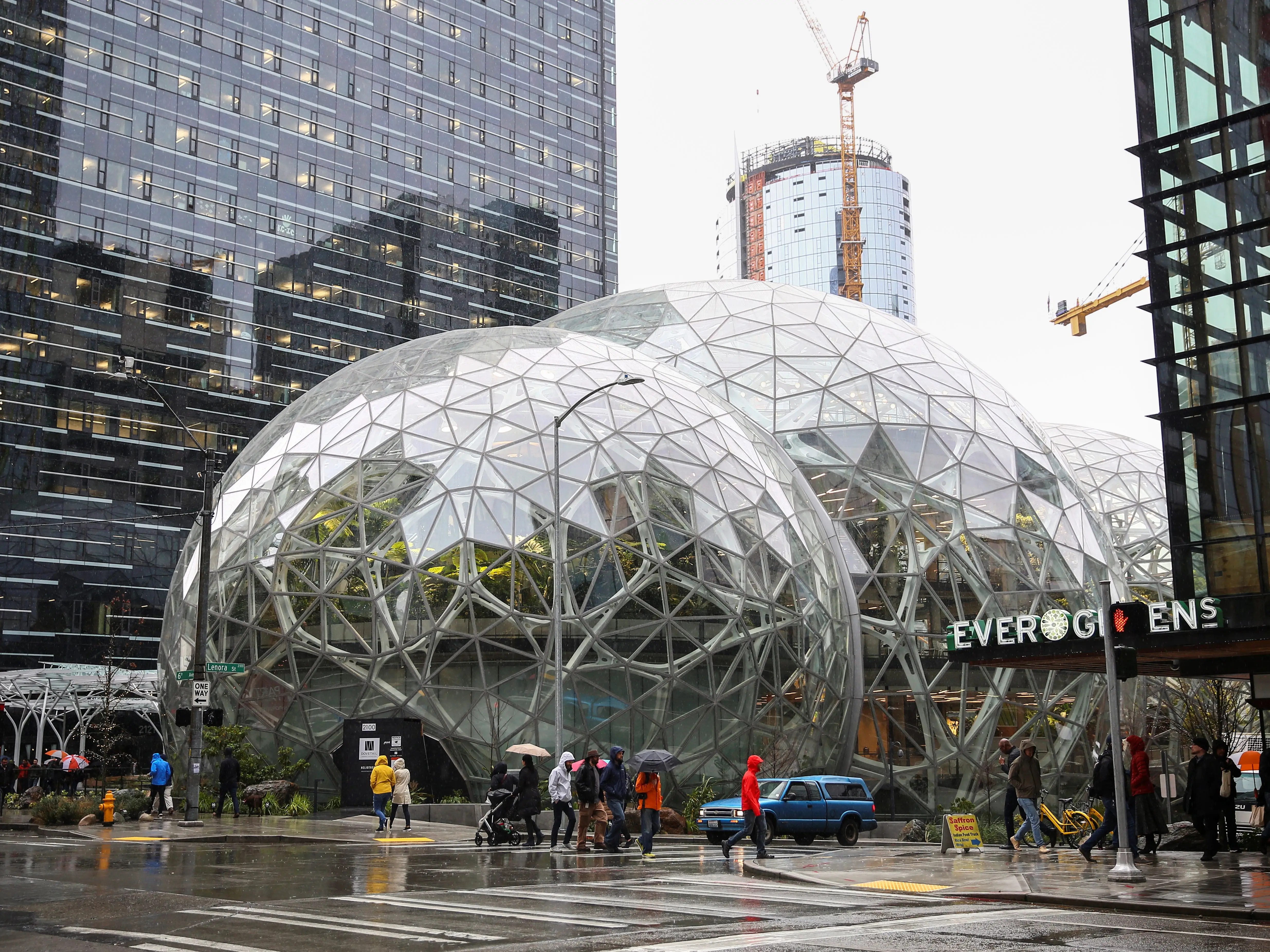 The Shocking Truth Behind Amazon’s Employee Relocation Strategy: Amazon’s Unprecedented Ultimatum – Relocate or Lose Your Job
