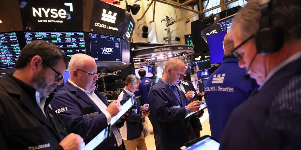 JAV akcijos kyla, nes Volstrytas tikisi, kad bus pasiektas susitarimas dėl skolos lubų