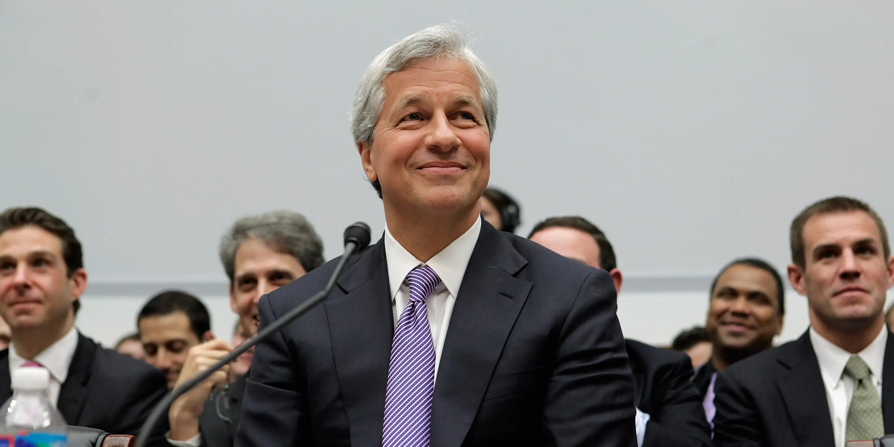 JPMorgan tikisi uždirbti 3 milijardais dolerių daugiau grynųjų palūkanų pajamų šiais metais po žlugusio First Republic Bank perėmimo