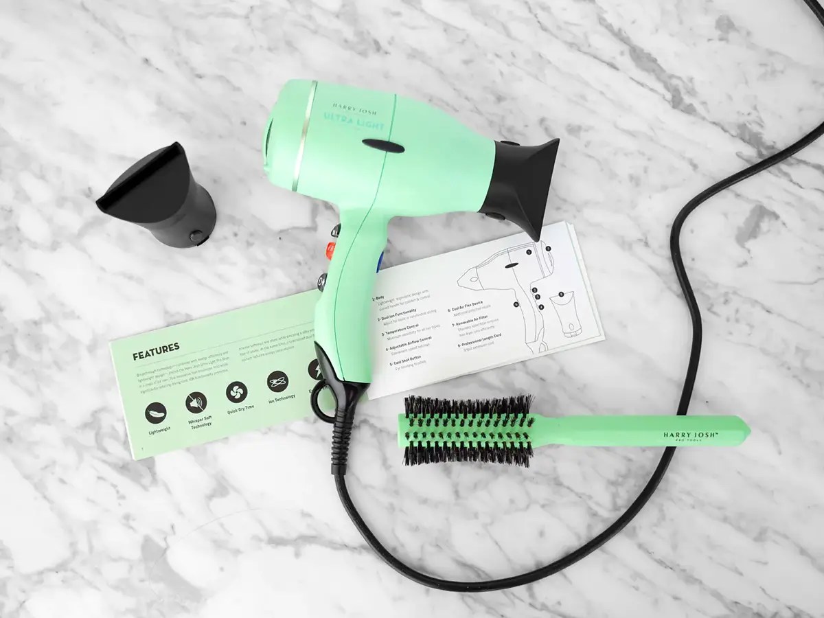 Best travel hair dryers that are luggagefriendly and won’t blow out