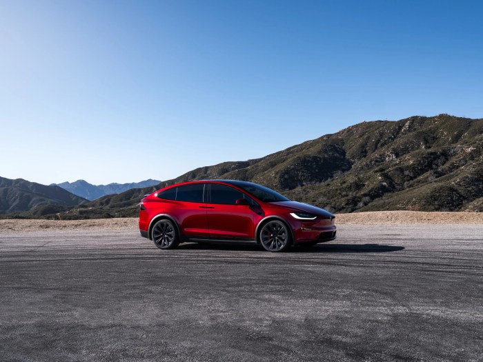 „Tesla Model X“ visureigis gali kainuoti daugiau nei 100 000 USD.  Specifikacijos ir interjero nuotraukos padeda paaiškinti, kodėl jis toks brangus.