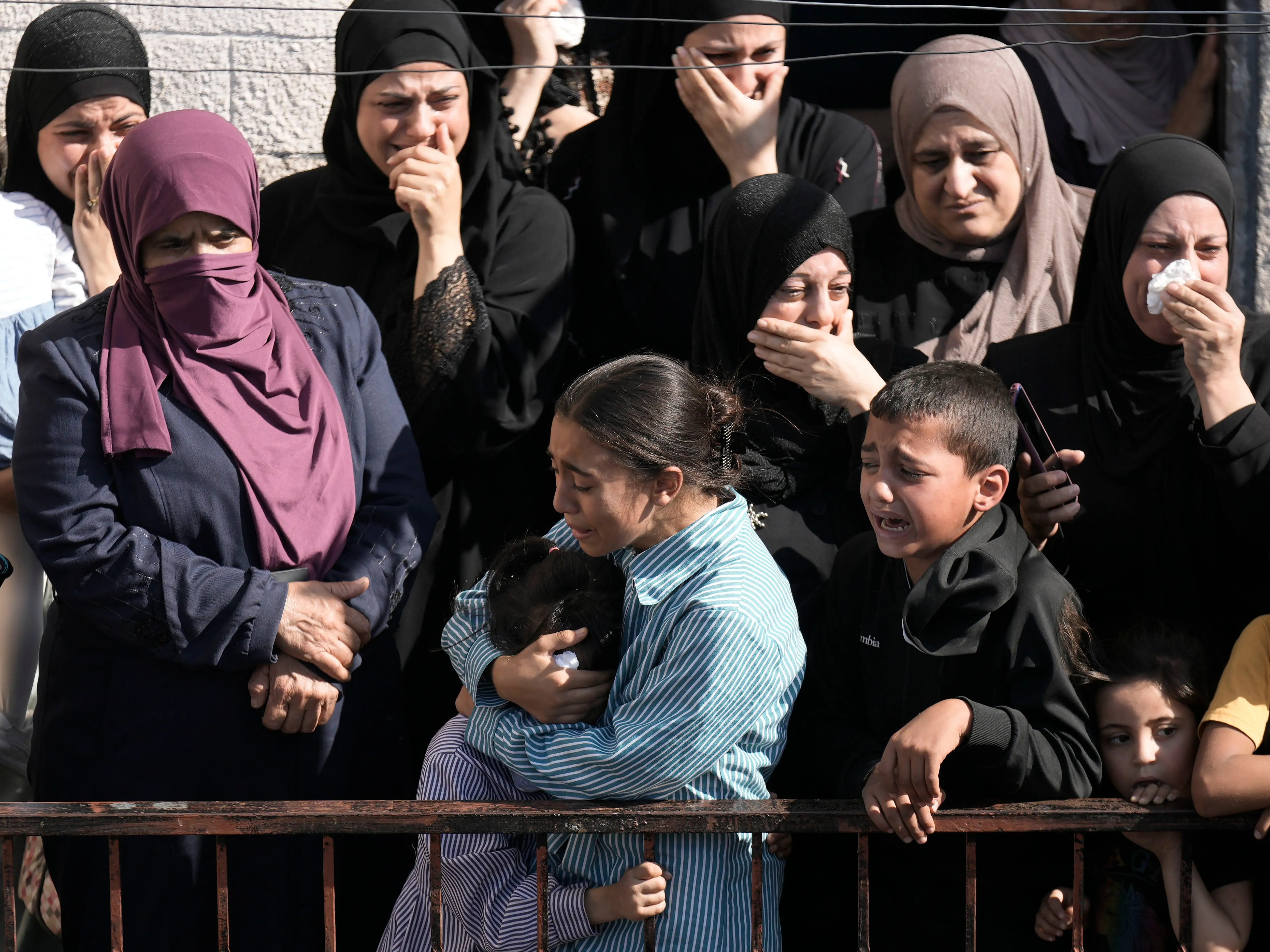 Naujakurių smurtas privertė palestiniečius palikti Vakarų Kranto ir pavertė vietovę „laukiniais vakarais“, sako teisių grupė.