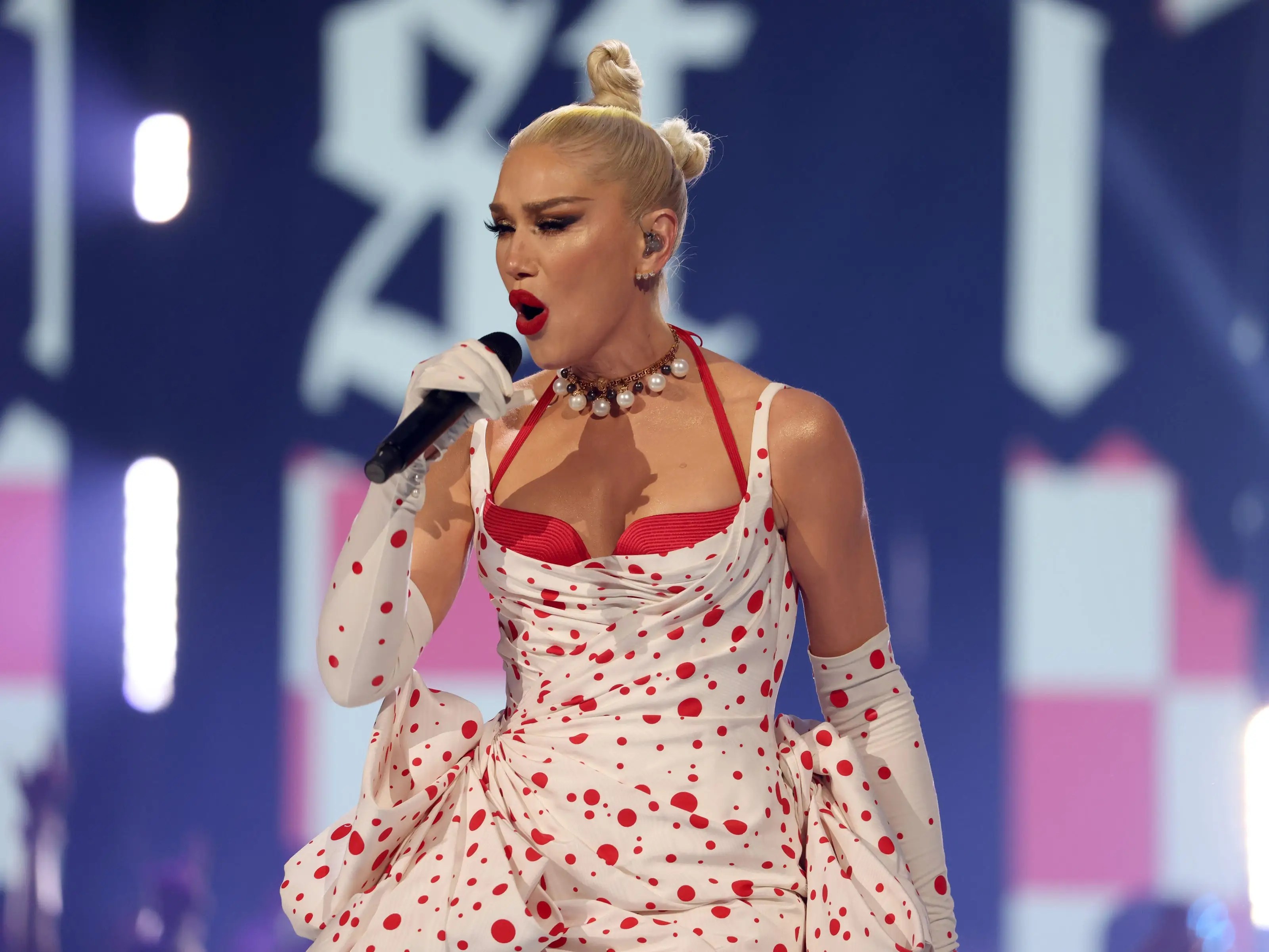 Gwen Stefani Says Some No Doubt Songs Make Her Feel Sick Business Insider