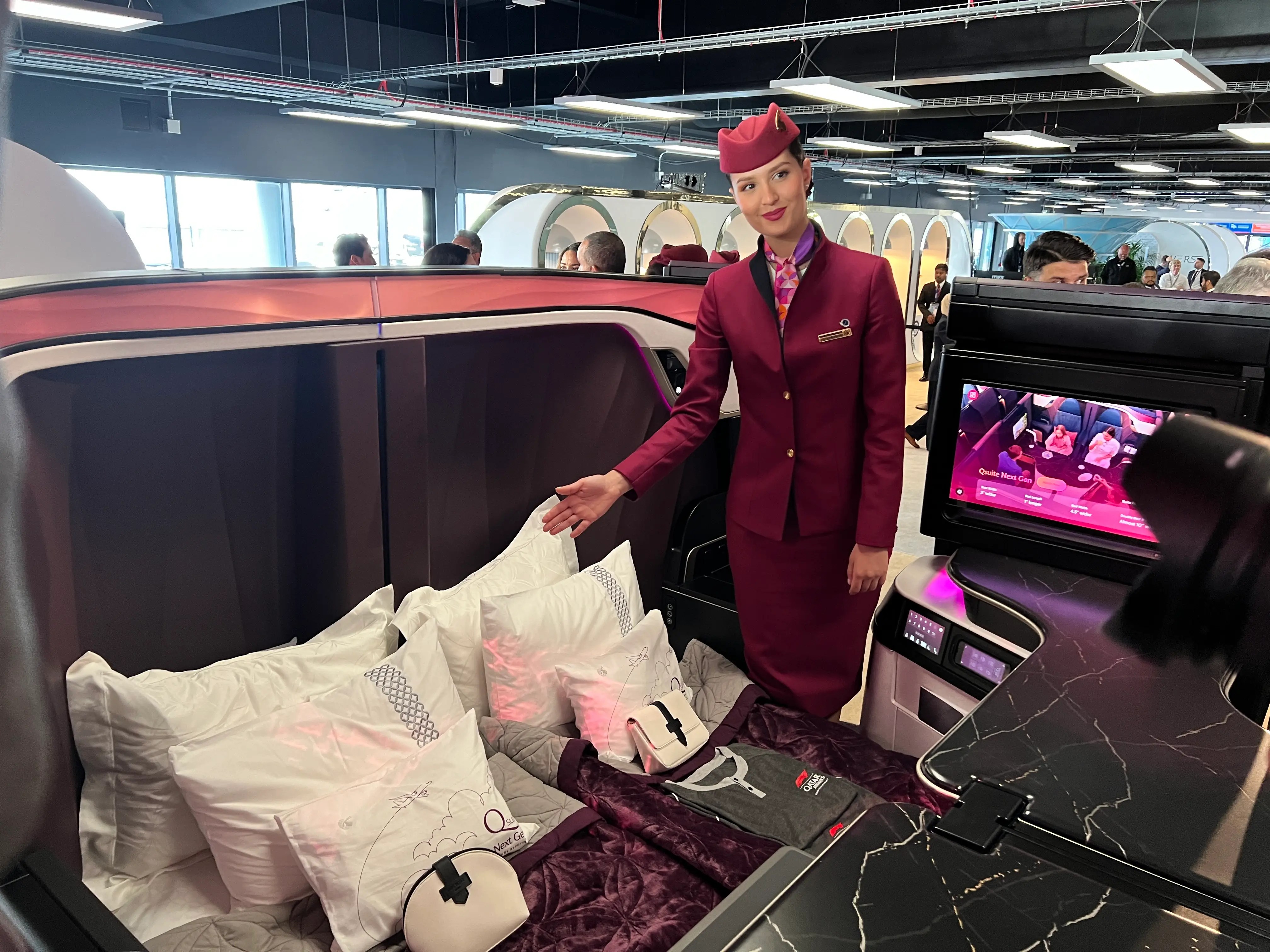 See Qatar Airways' New QSuite Upgrade to the World's Best Business(07)