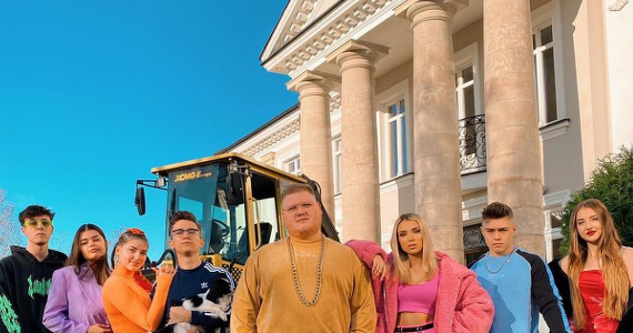 "TEAM X 2.0" z nową piosenką. Tym razem nagrali disco polo... pomponik.pl
