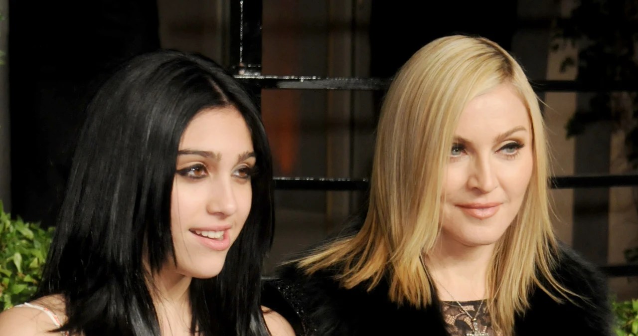 Lourdes Leon jako Lolahol. Córka Madonny z singlem "Lock&Key" Muzyka