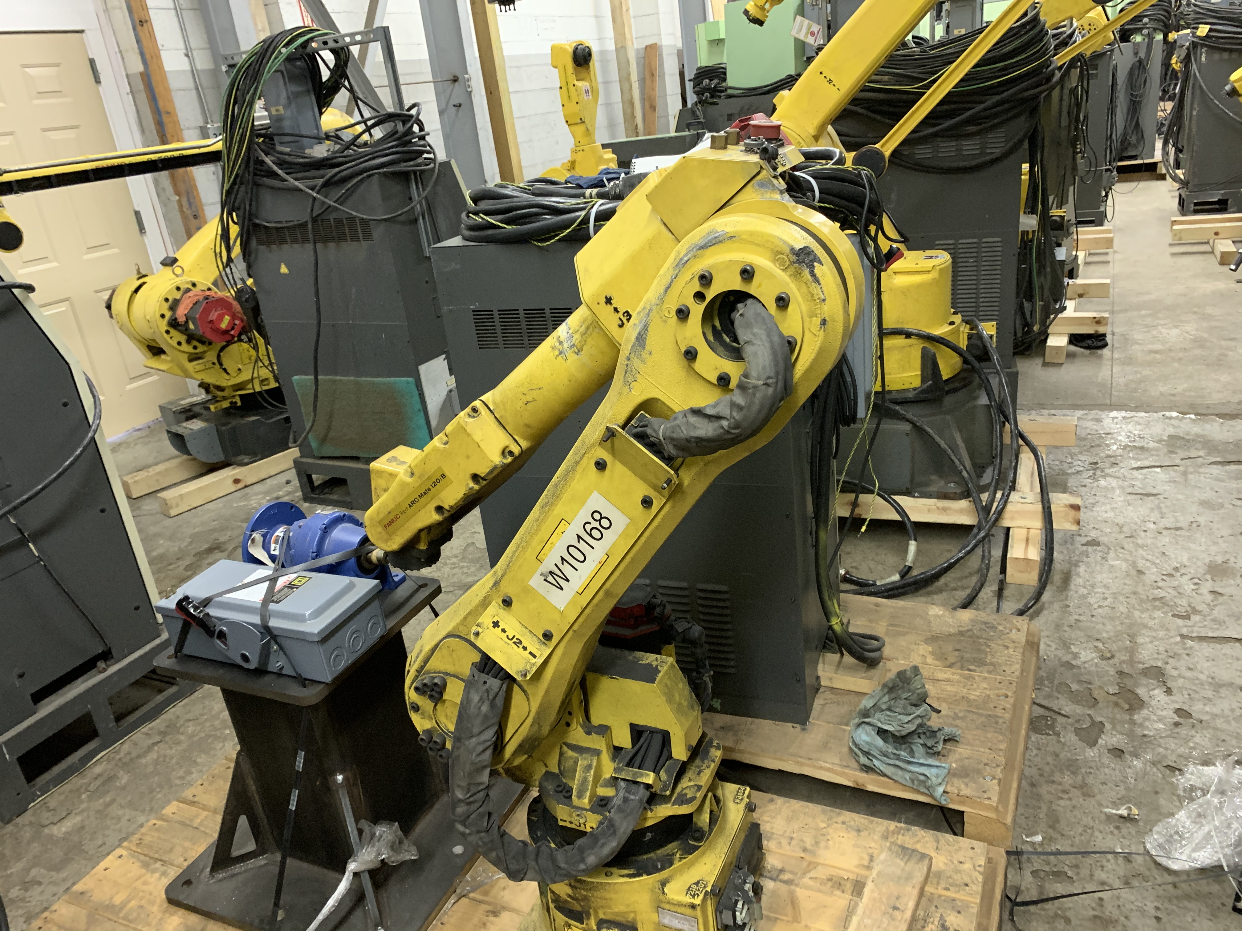 Used FANUC ARCMATE 120iB 6 AXIS CNC ROBOT WITH RJ3iB for Sale in Al...