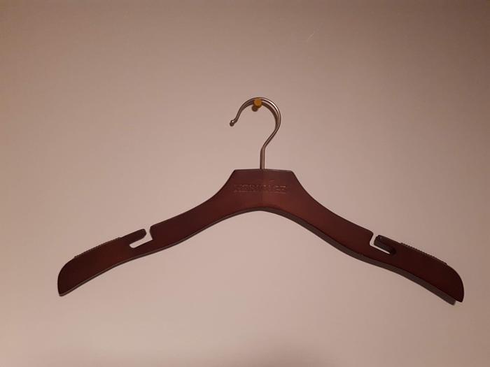 New Wholesale Clothes Hangers Wood, metal & plastic. for Sale...