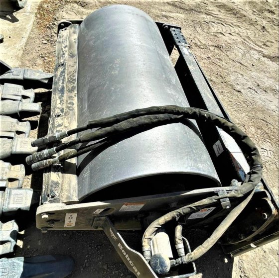 2019 BOBCAT COMPACTOR ROLLER ATTACHMENT DE48 in Arequipa, Peru