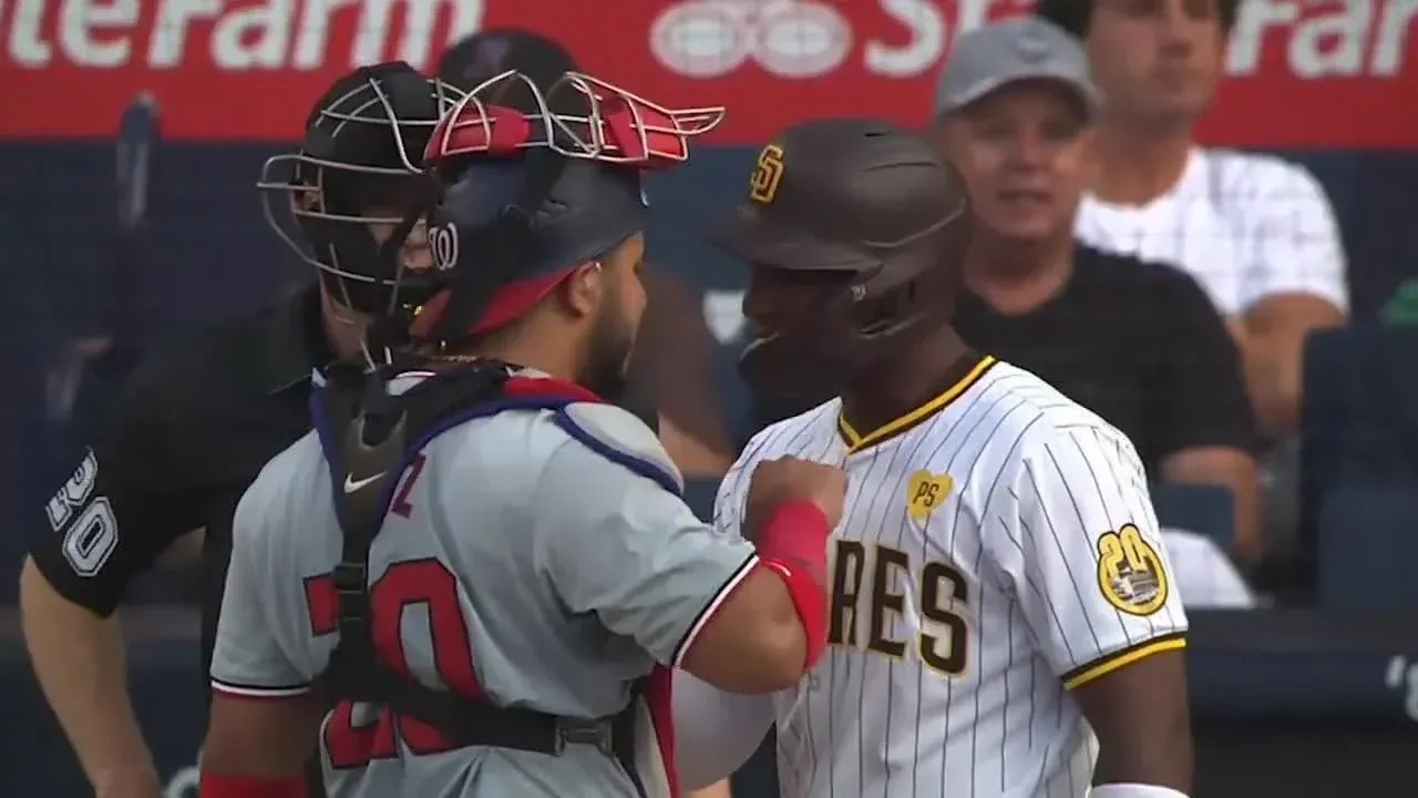 Bench clearing brawl break out between the Padres and Nationals
