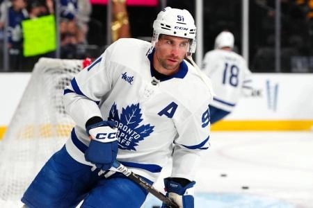 Oilers flashing fan Kait delivers one last message before Game 7