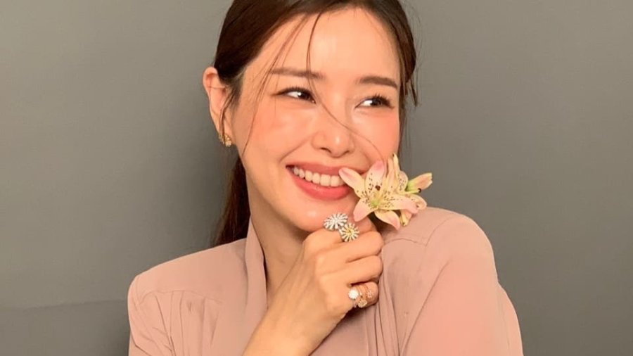 Lee Ha Nee confirmed to star in "Flowers that Bloom at Night" MyDramaList