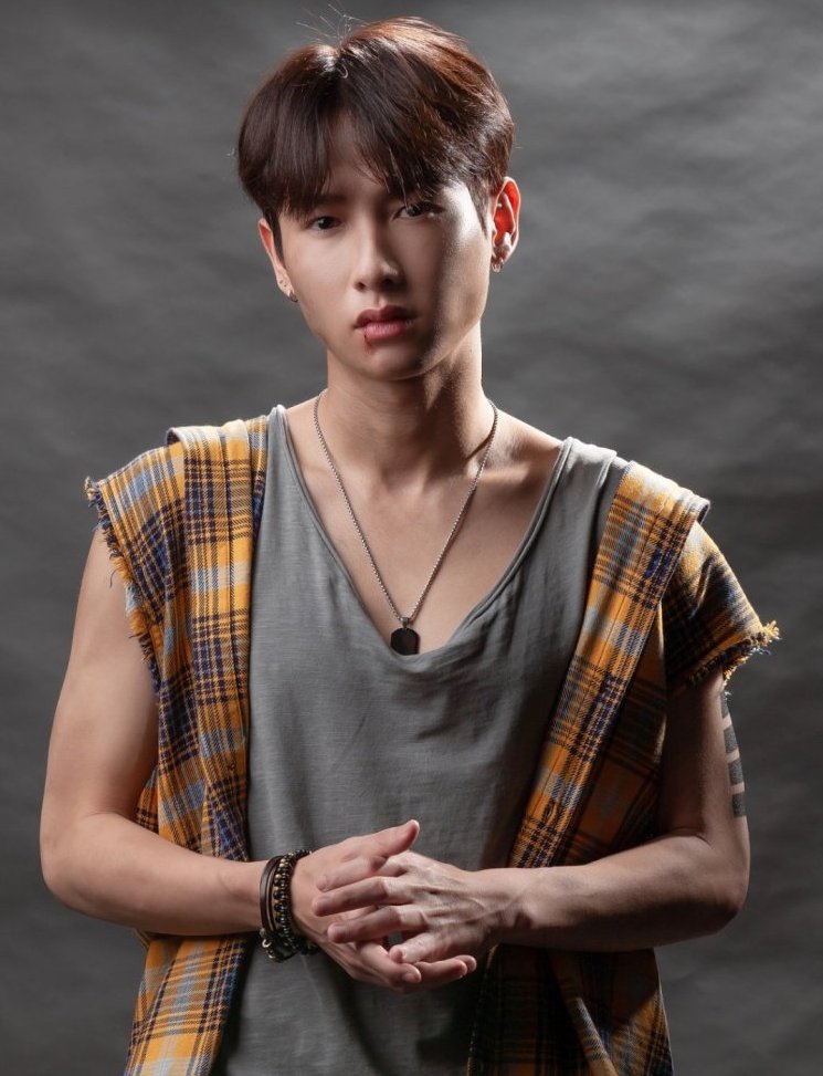 Gun Atthaphan Phunsawat Former Child Actor Thrives for the Best