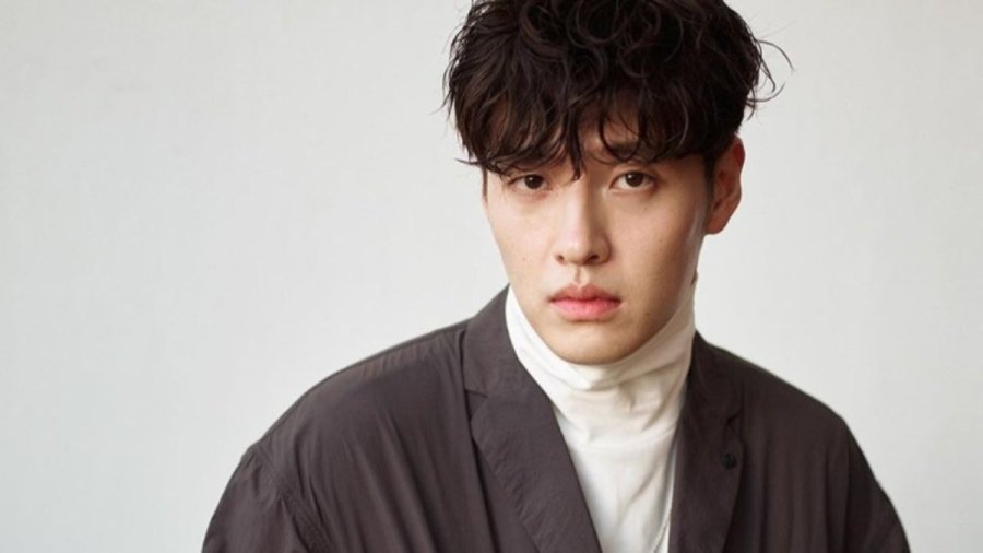 Kang Ha Neul confirmed to lead the KBS drama "Trees Die on Their Feet" MyDramaList