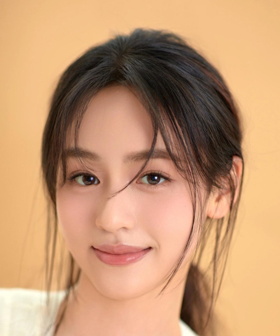 Zhou Yi Ru (周益如) MyDramaList
