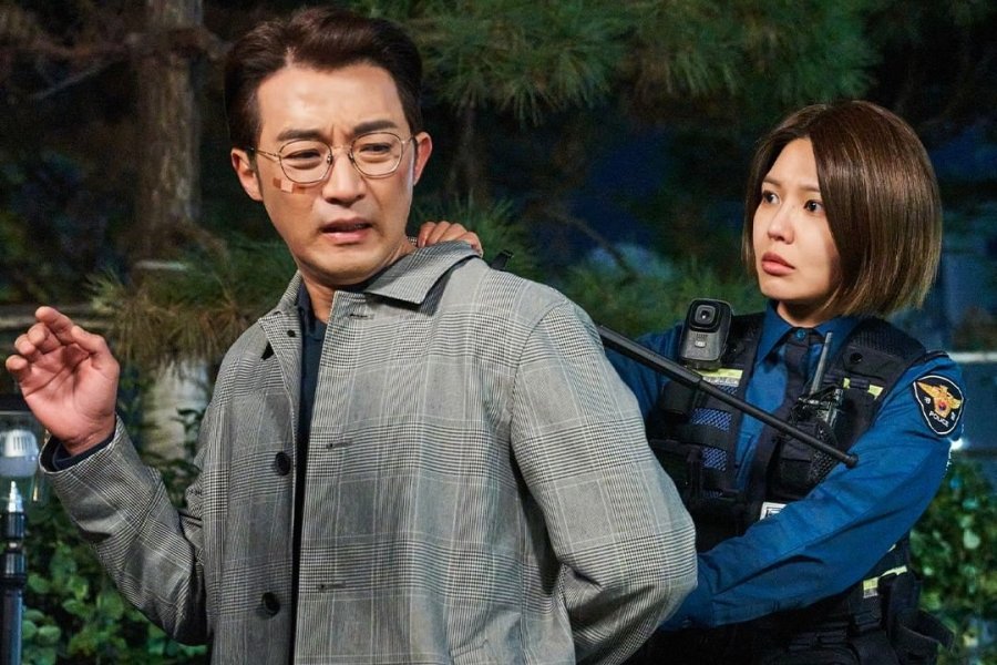 "Not Others" Choi Soo Young Swings a Police Baton at Ahn Jae Wook, An