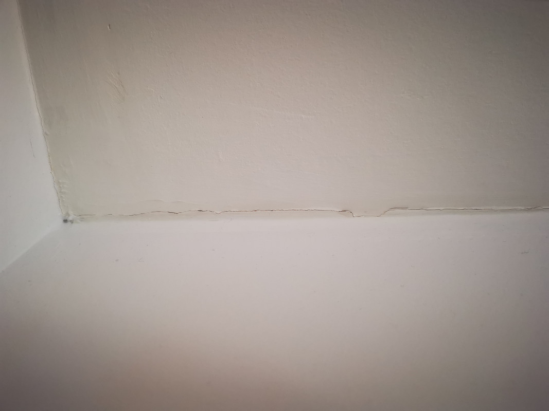 Cracks between ceiling and wall Screwfix Community Forum