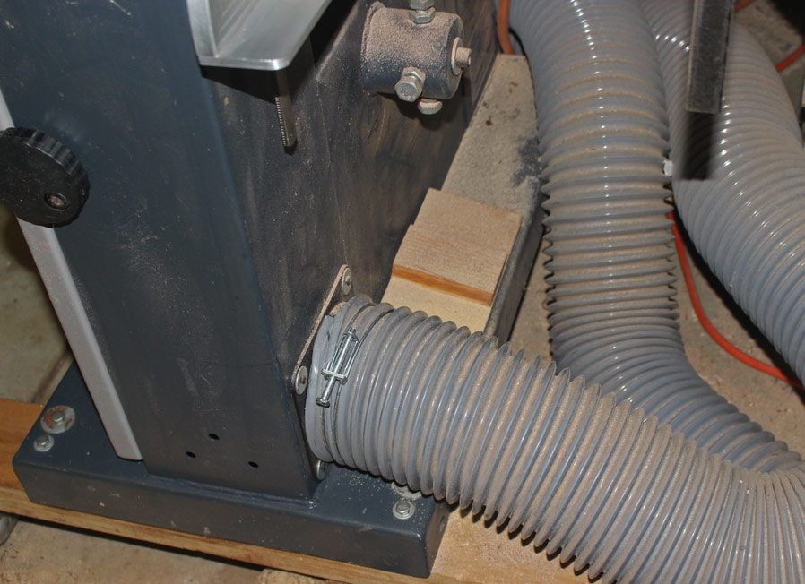 Dust collection for bandsaw