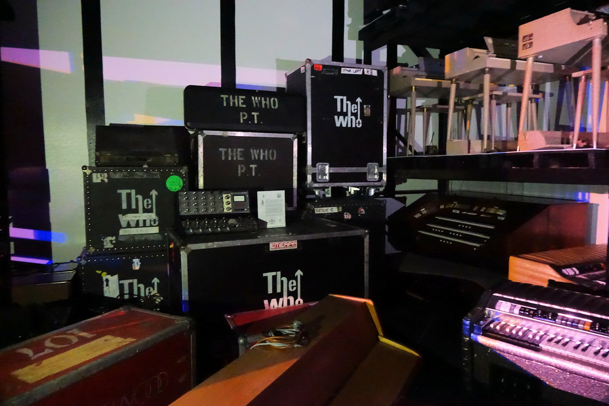 A visit to Electronic Music Education and Preservation Project (Hendrix