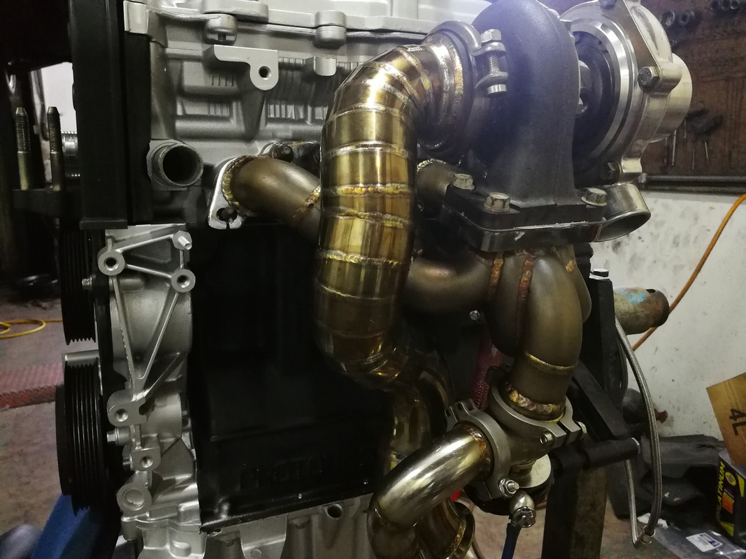 How Superchargers vs. Turbos Work