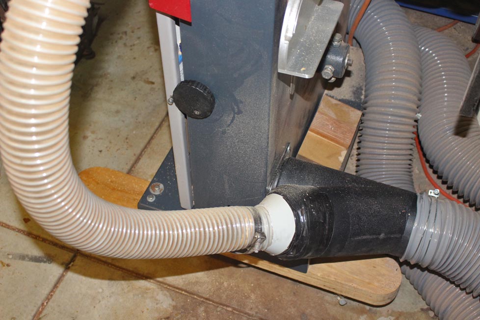 Dust collection for bandsaw