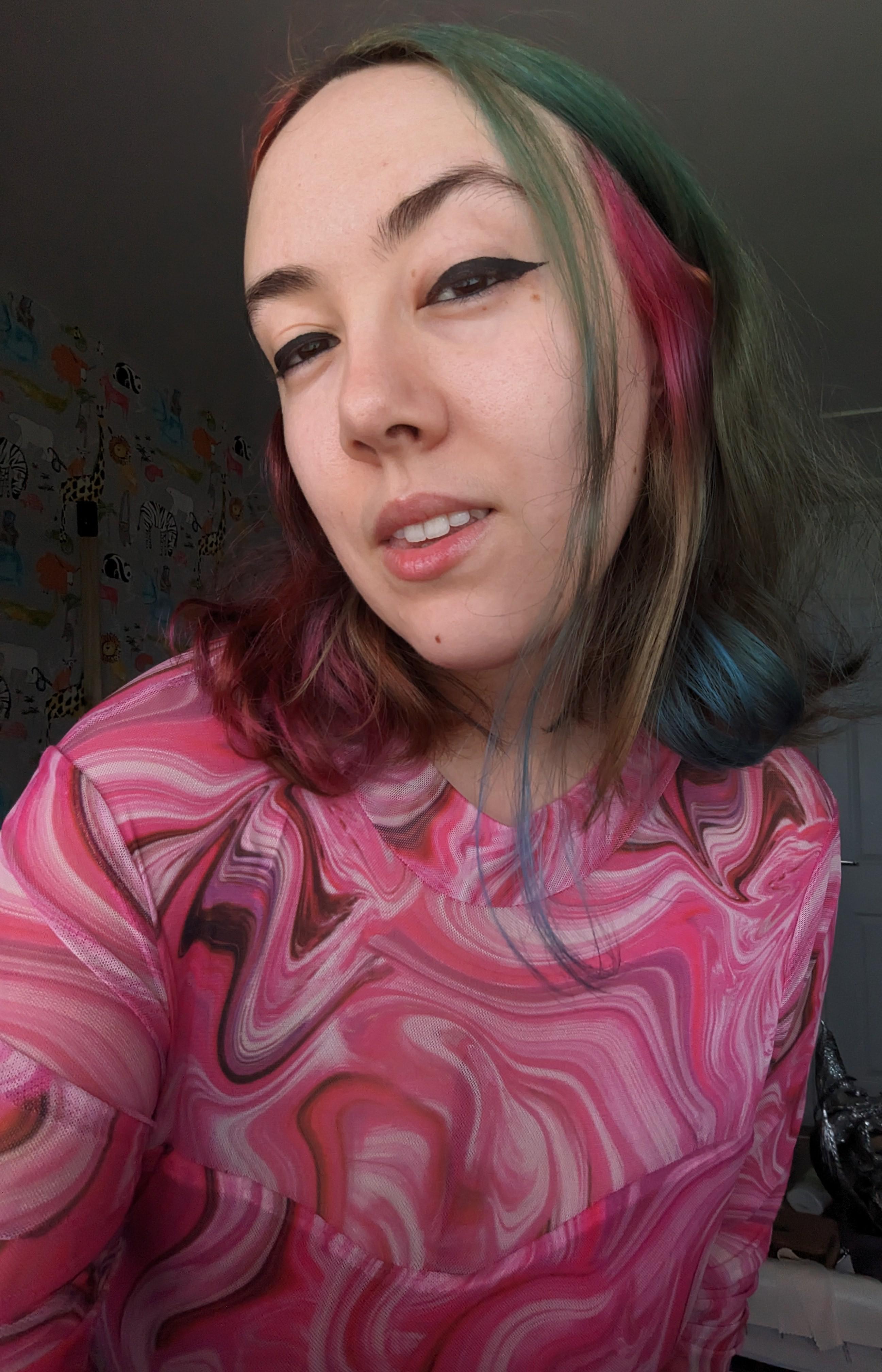 A rare appearance in colours 💖 : bigtiddygothgf