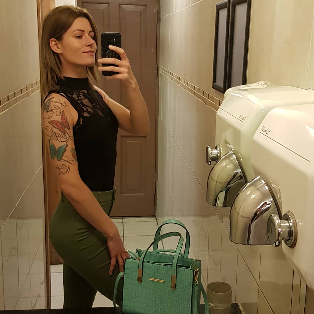 Pole dancer in onlyfans! Visit my page and subscribe if you like!😊