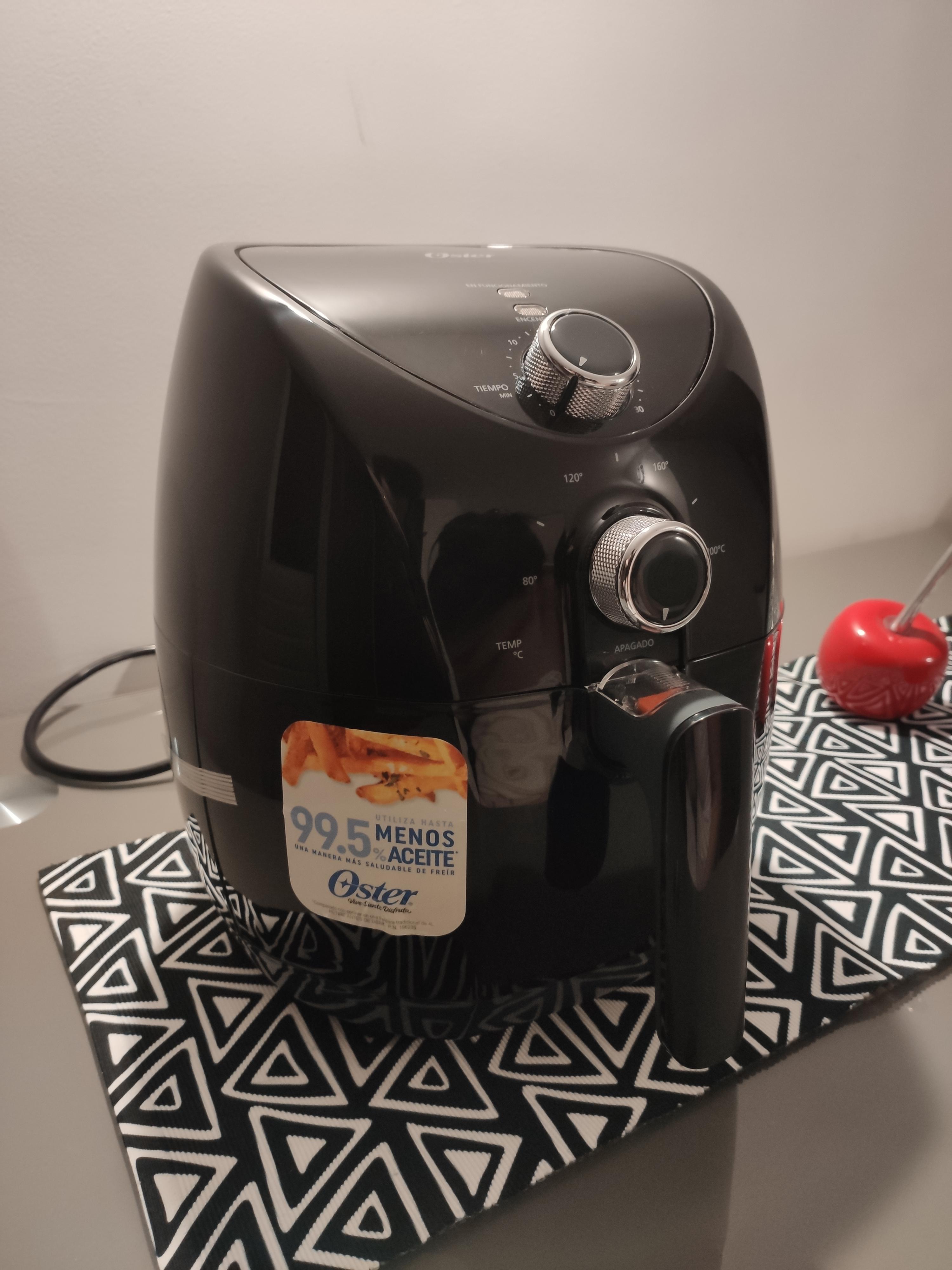 This is my new Oster AirFryer, 3.2 Lt... First impression is that is