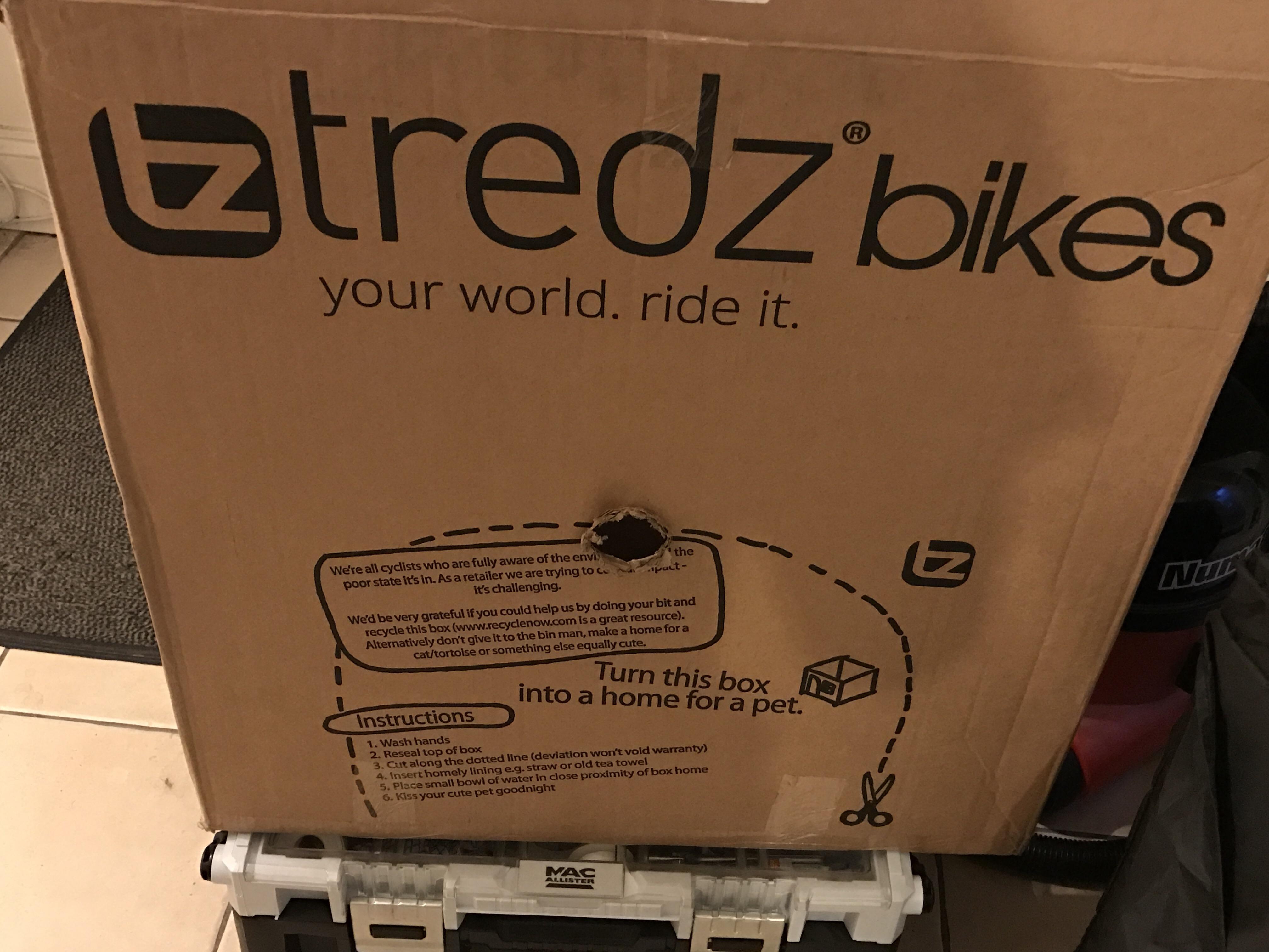This bicycle wheel box has a home for pets r/mildlyinteresting