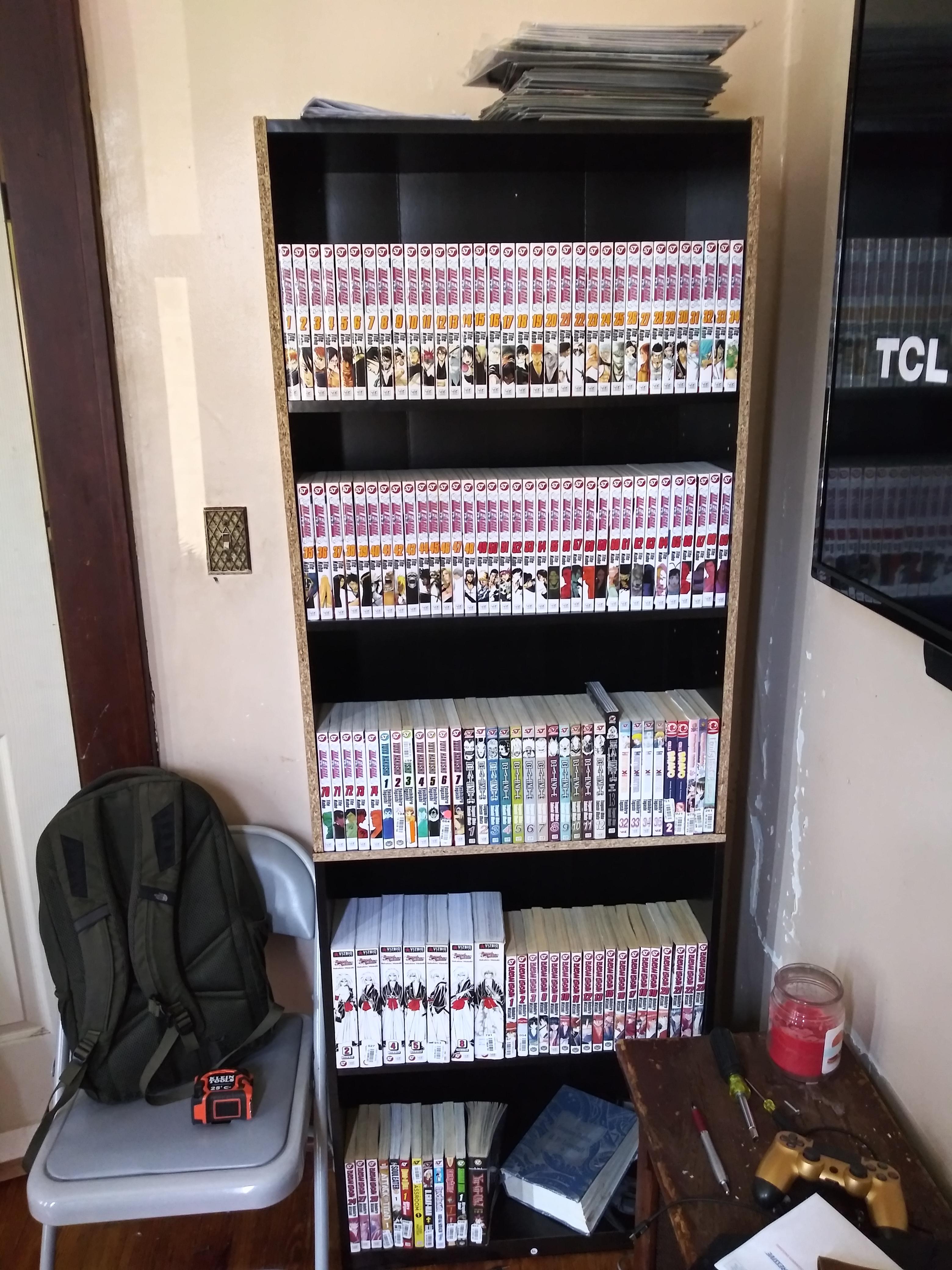 I finally got a bookshelve for my manga... r/bleach
