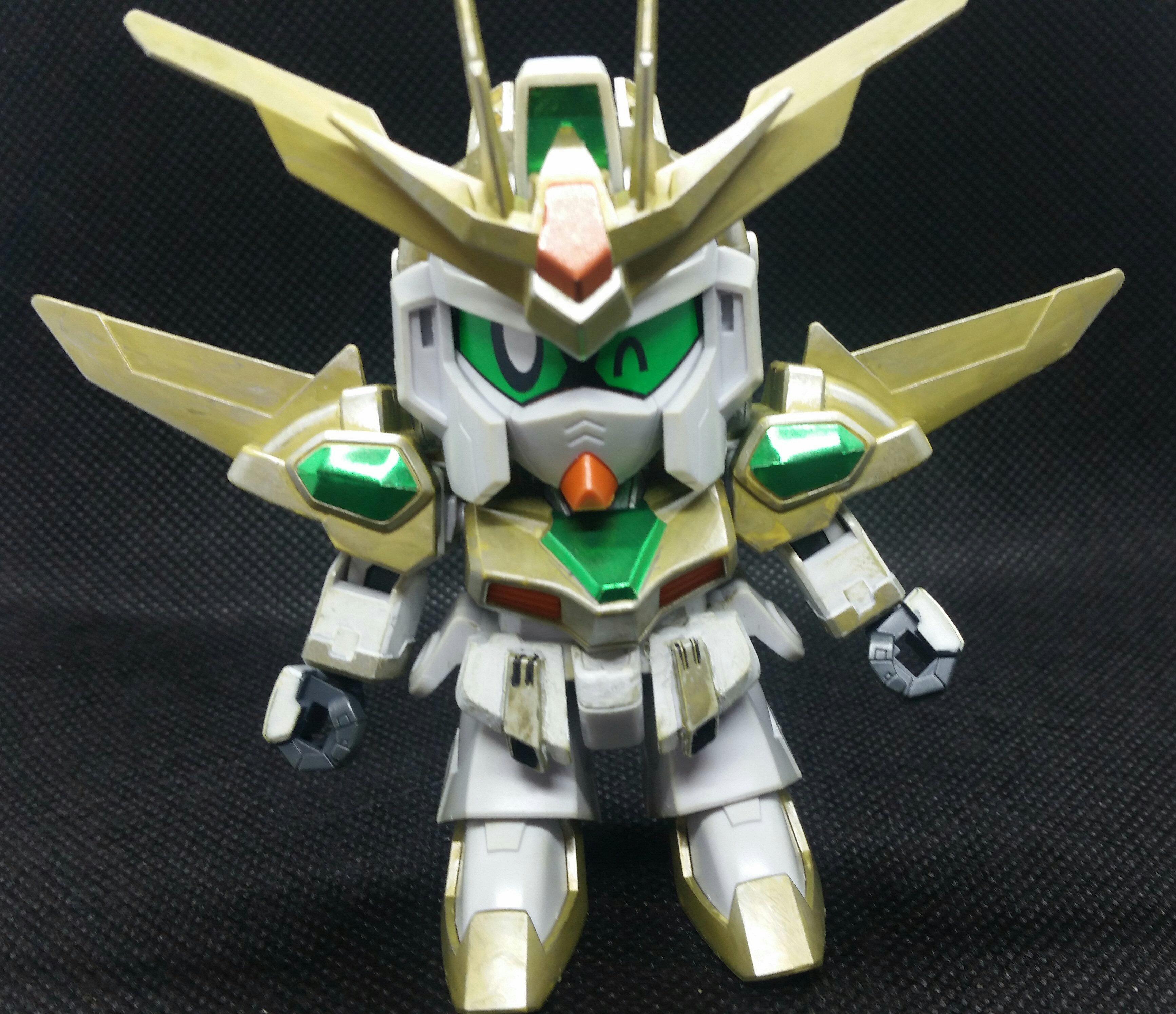 SD Star Winning Gundam with gold paint and eye mod r/Gunpla