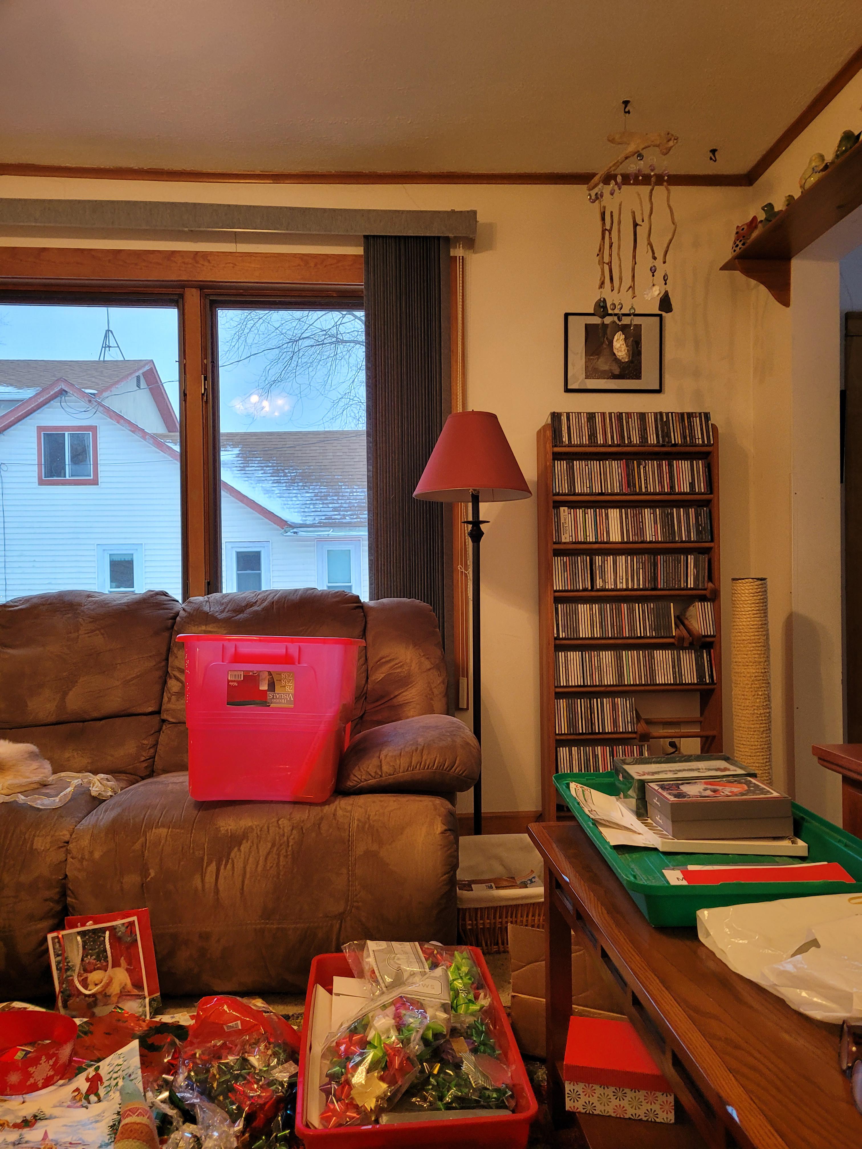 They're hiding in plain sight in my living room. r/cosmoandwanda