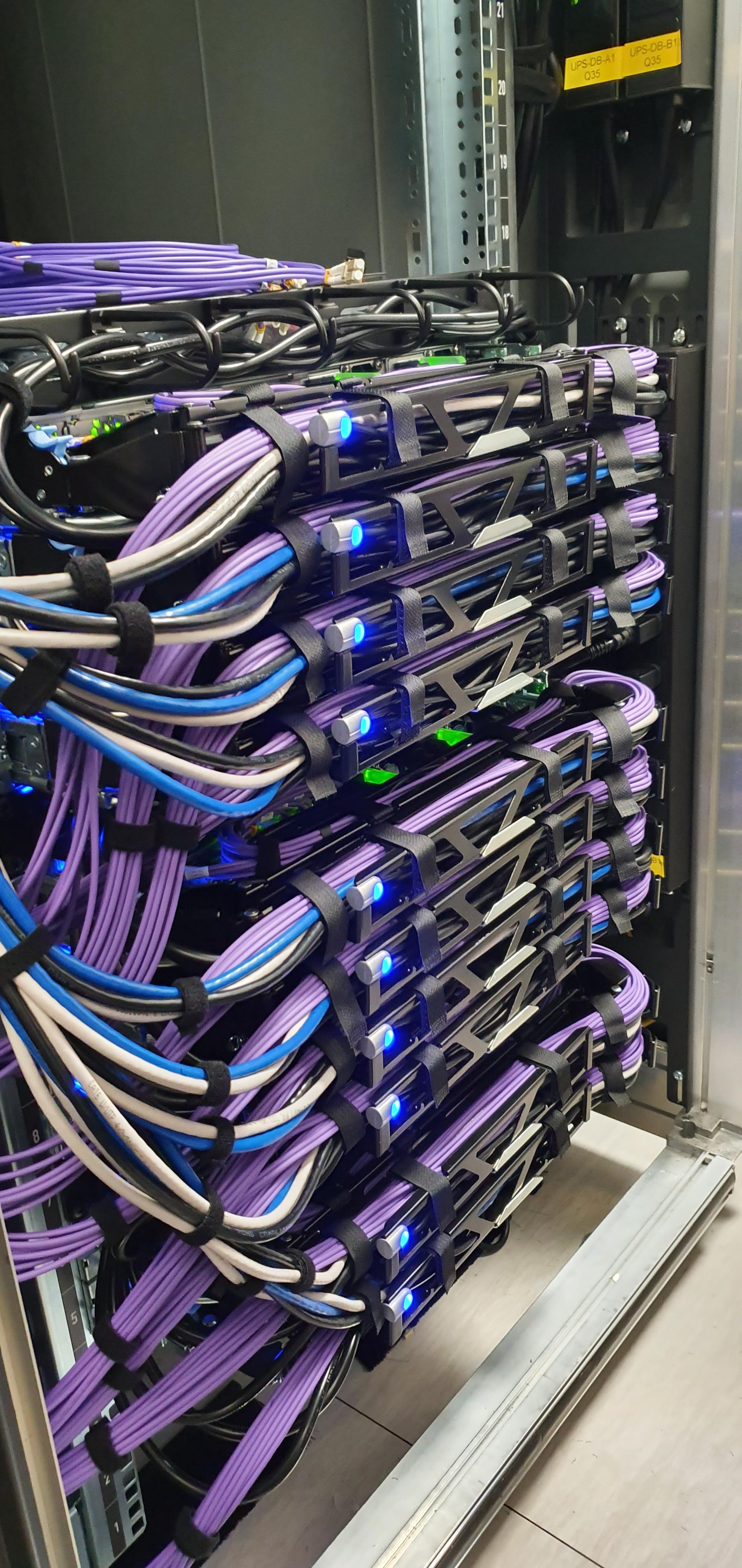 Neatly arranged cable management arms. r/ServerPorn