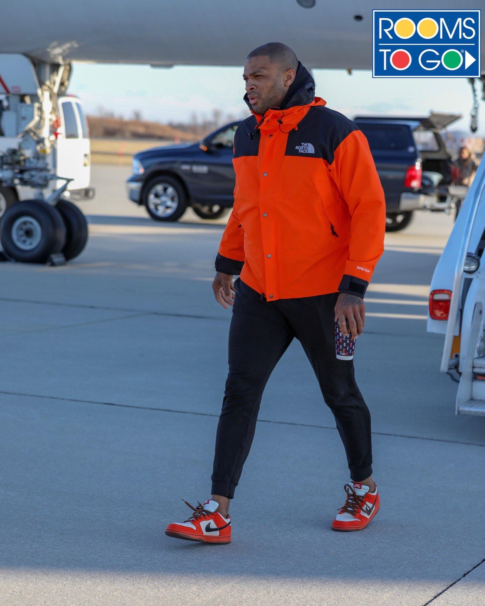 Orange North Face Jackets on DHGate like this or similar? r/DHgate