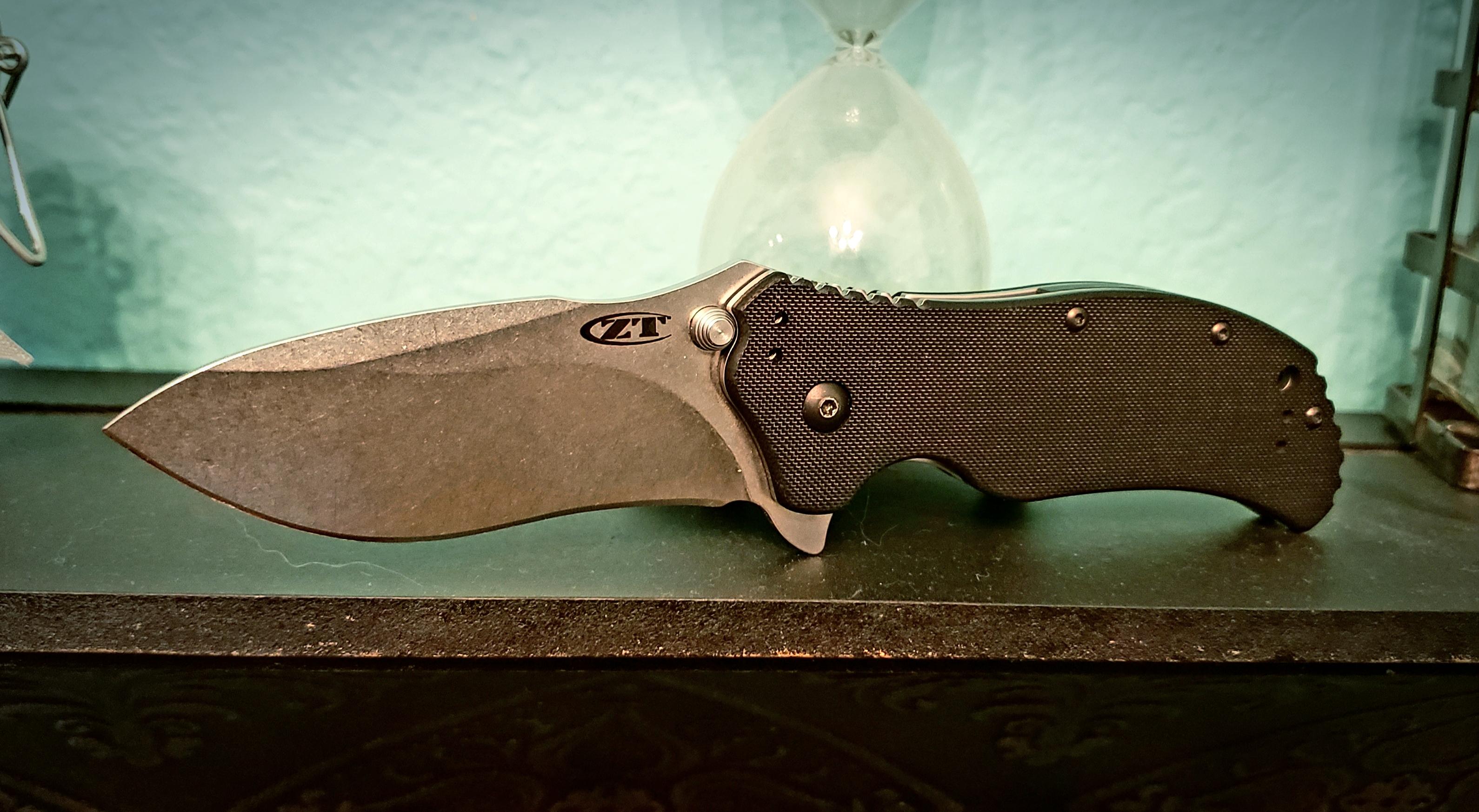 I picked this ZT 0350 up on Knife_Swap. Now, thanks to excellent ZT