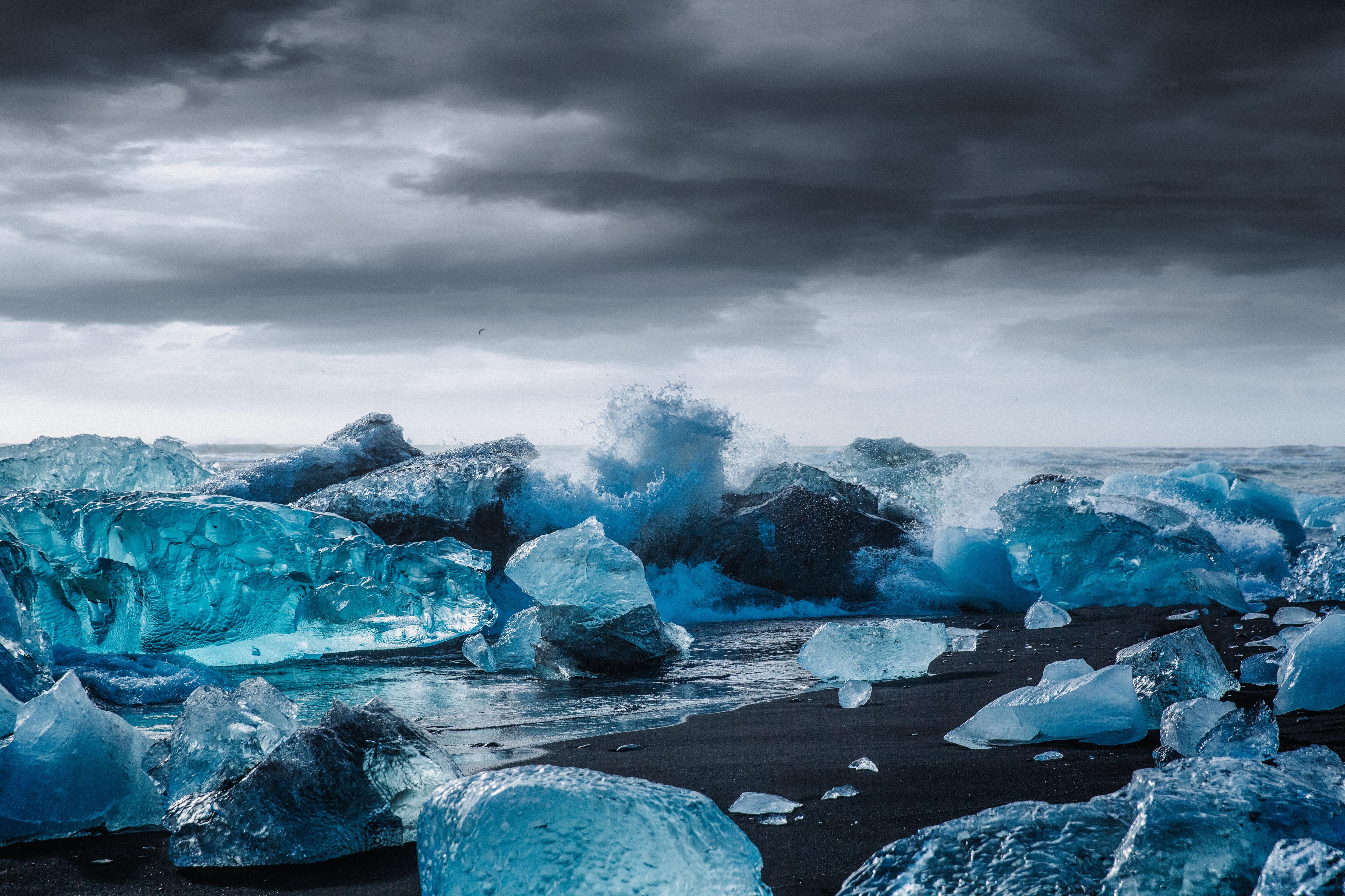 Stormy day at Diamond Beach (Iceland) [5760x3840] [OC] r/EarthPorn