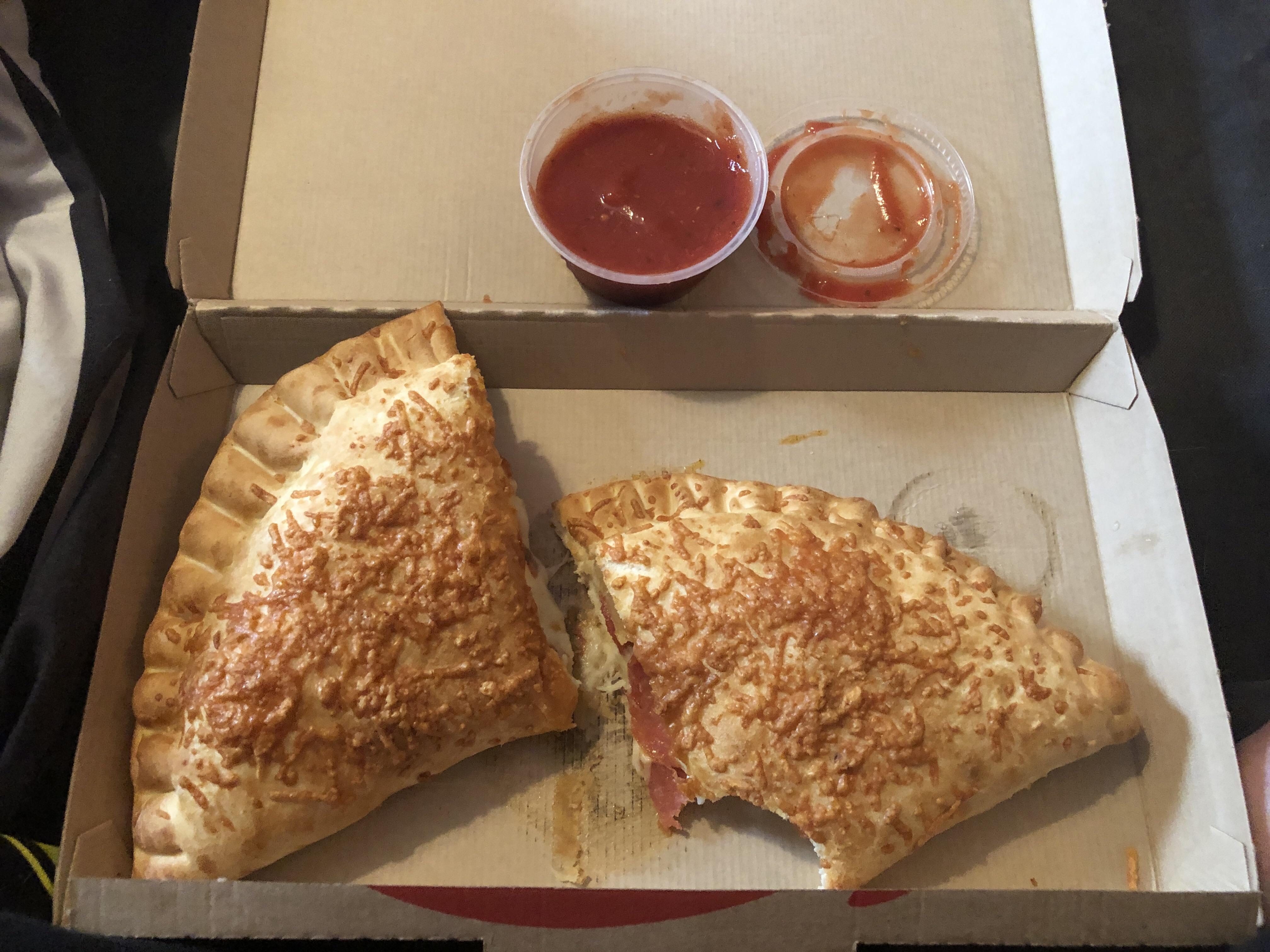 Fajarv Pzone Pizza Hut