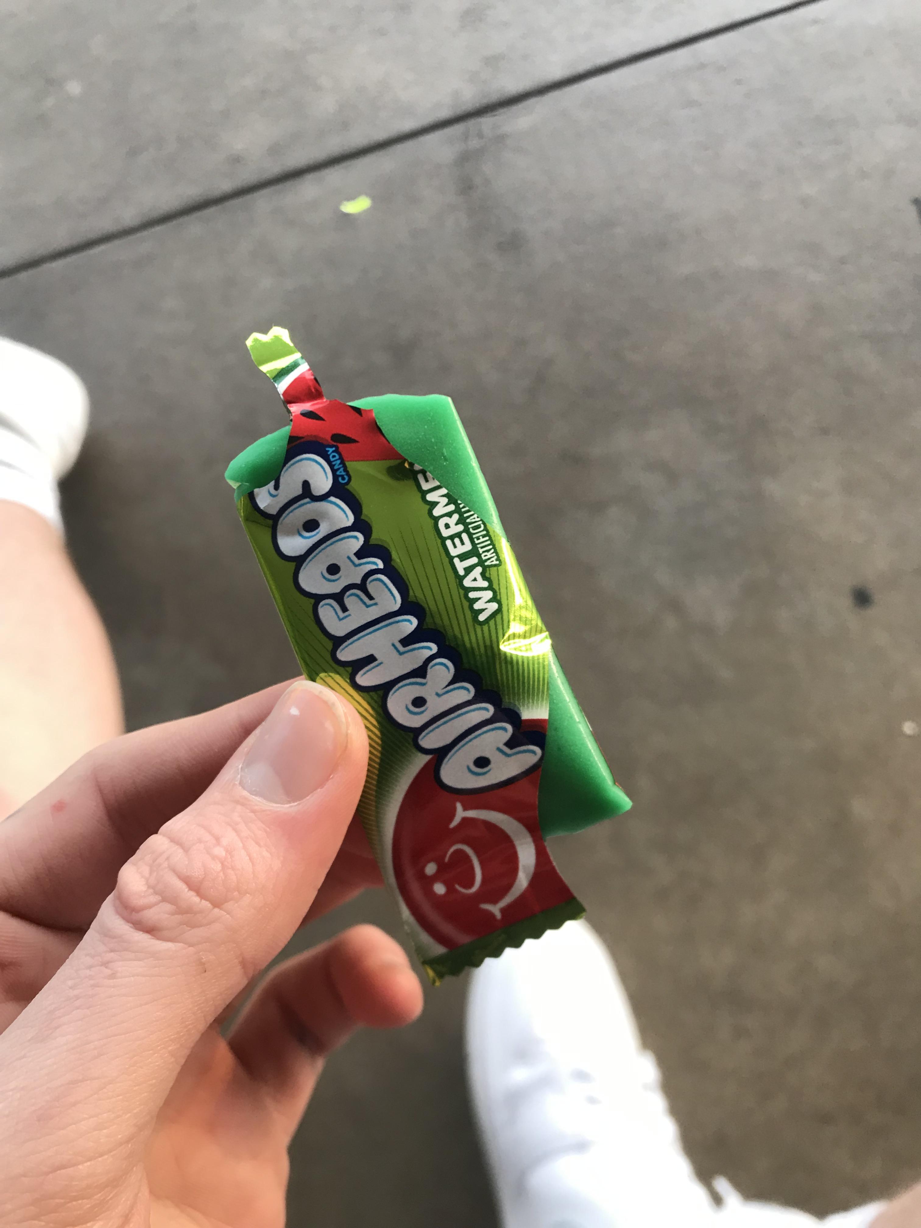 Can I eat my airheads in peace r/mildlyinfuriating