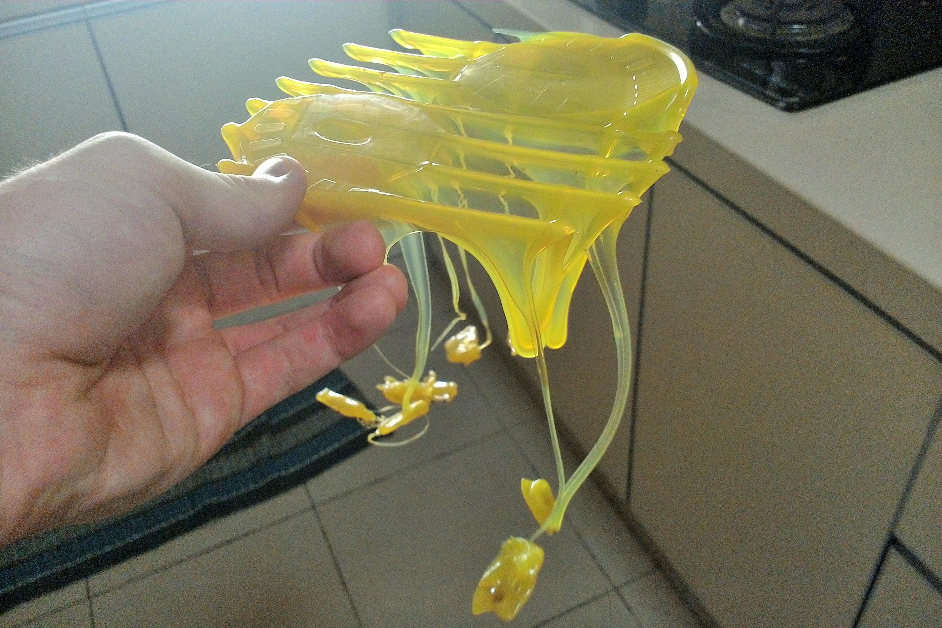 This plastic plate I accidently melted in the oven r/mildlyinteresting