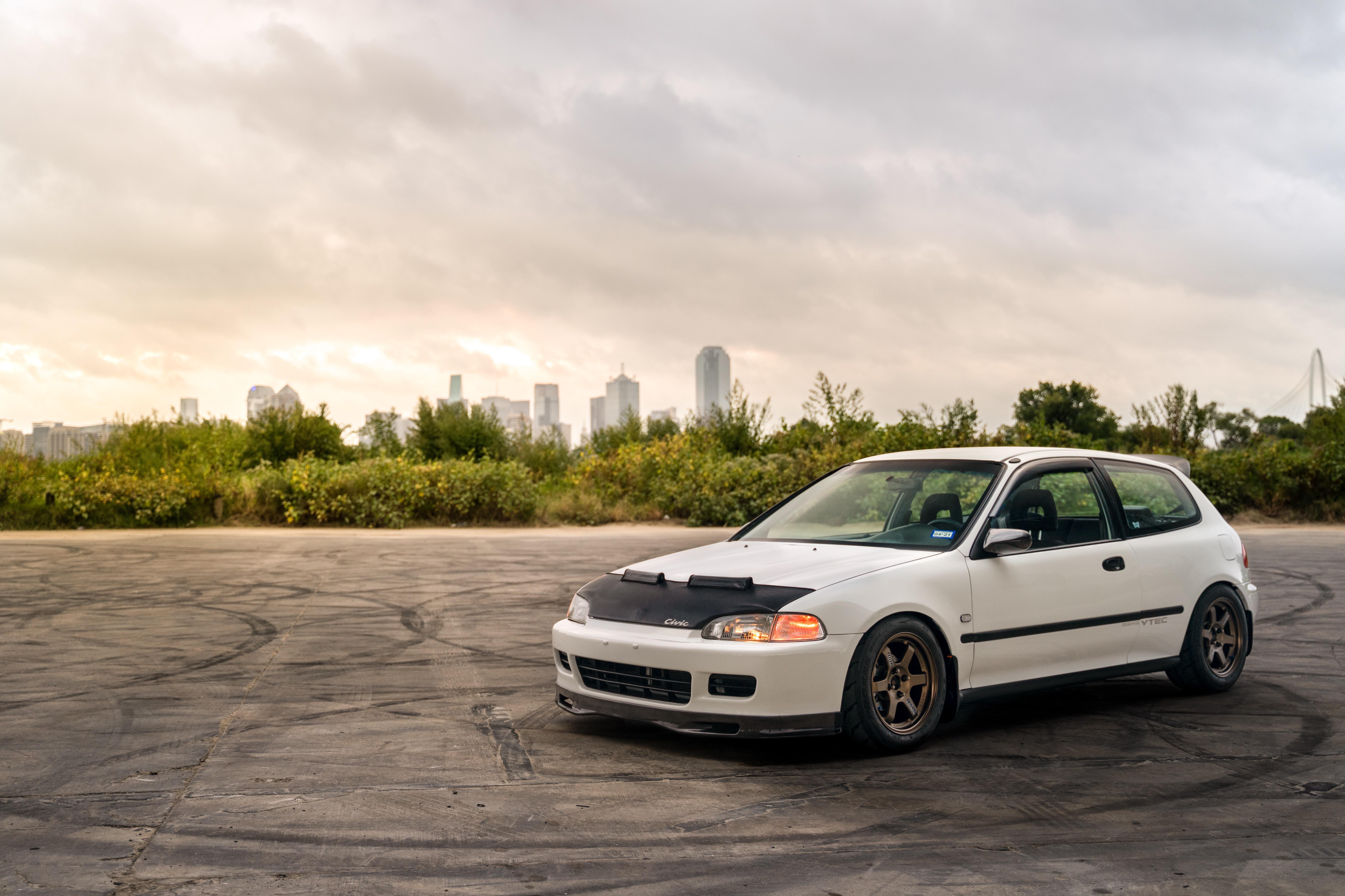 Shot this clean EG hatch this morning r/shootingcars