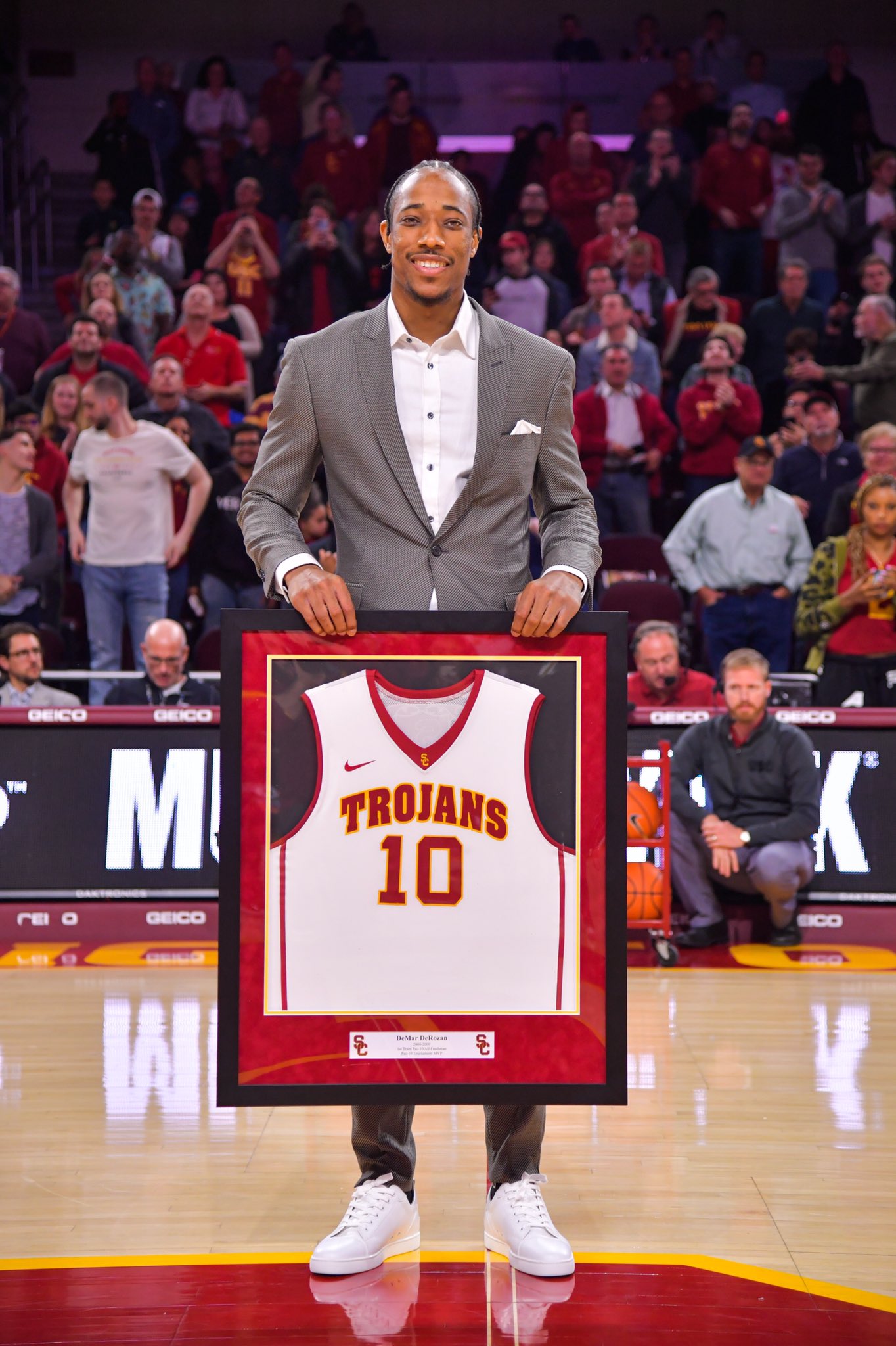 USC retired DeMar's jersey at halftime last night r/torontoraptors