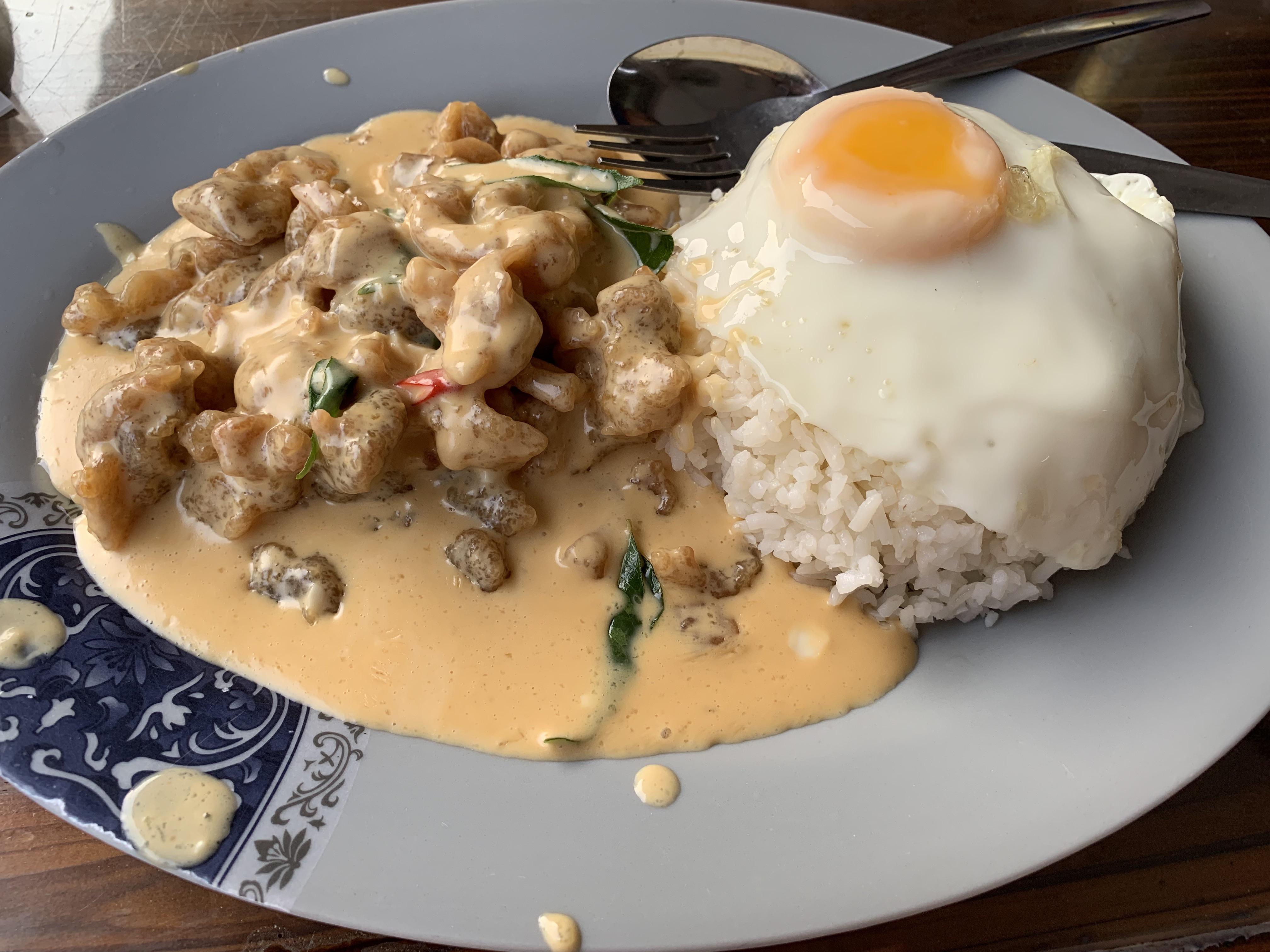 [I ate] Salted Egg Yolk Chicken Rice r/food