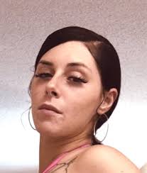 Who is she : kandikay