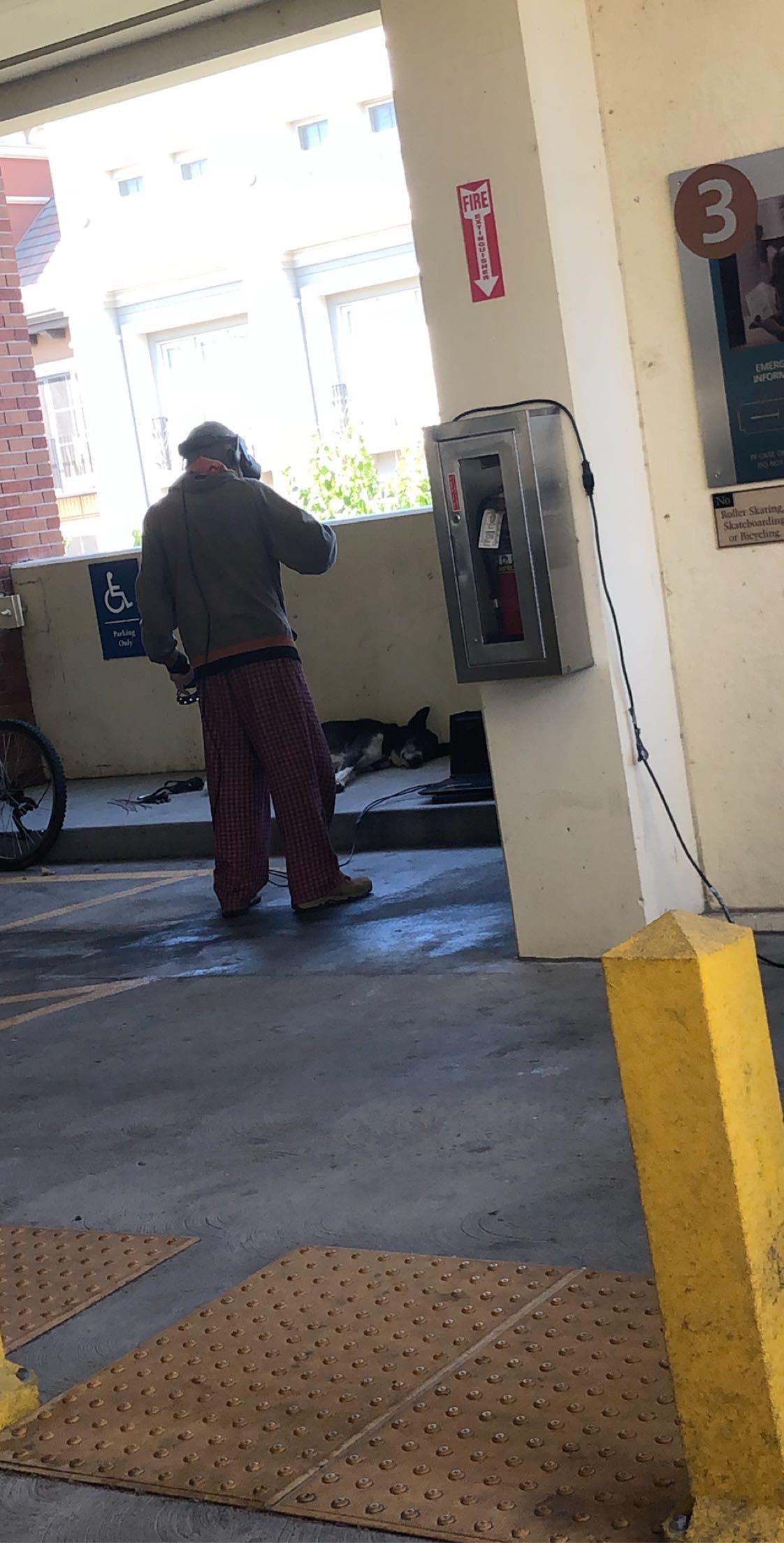Even the homeless community enjoys VRchat VRchat