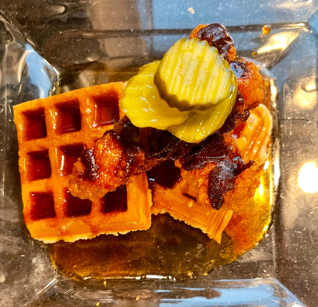 [homemade]Nashville Hot Chicken & Waffles with Cayenne Bourbon Maple
