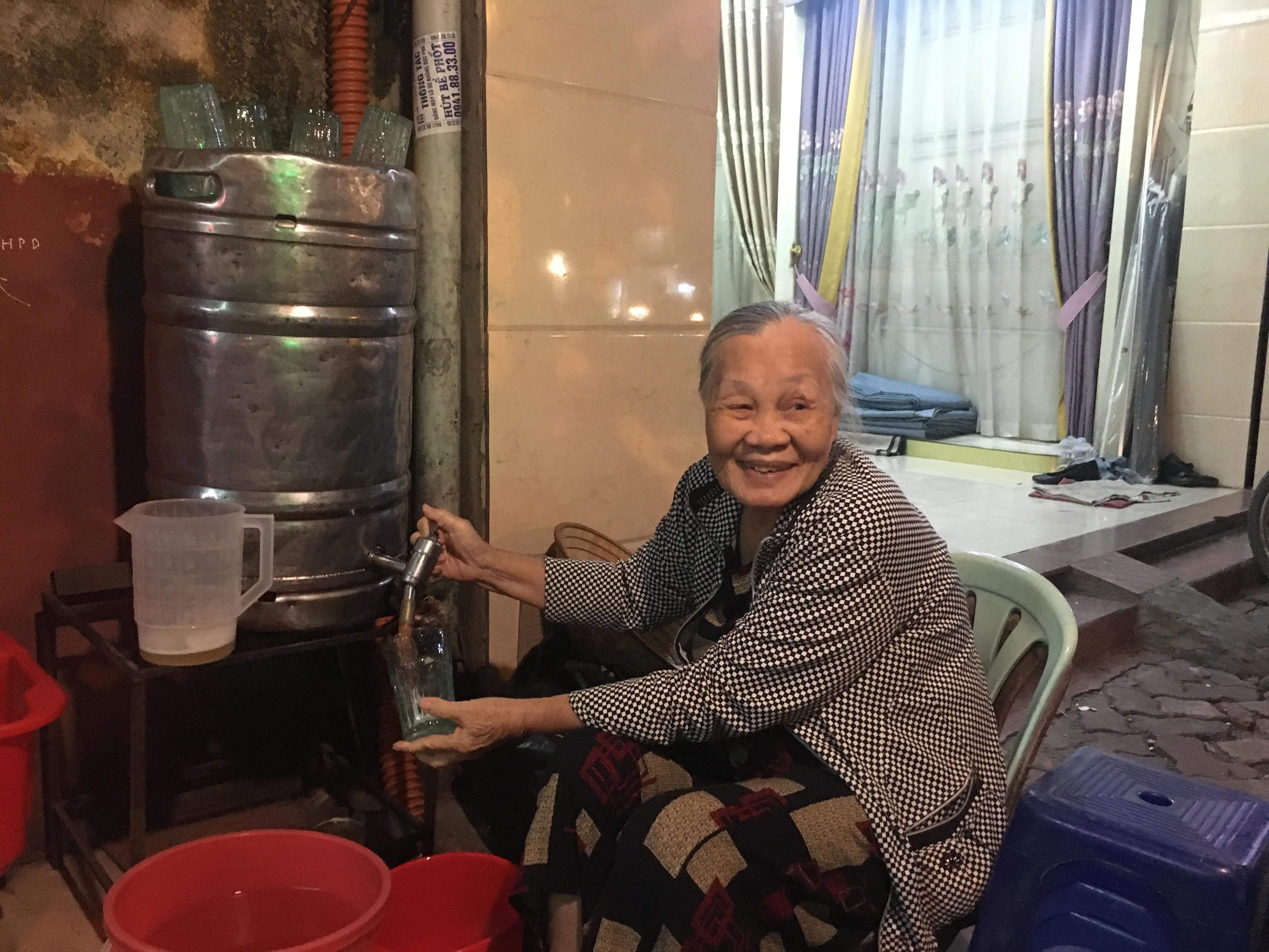 The sweetest Beer Vendor. Viet Nam’s beer and coffee culture on point