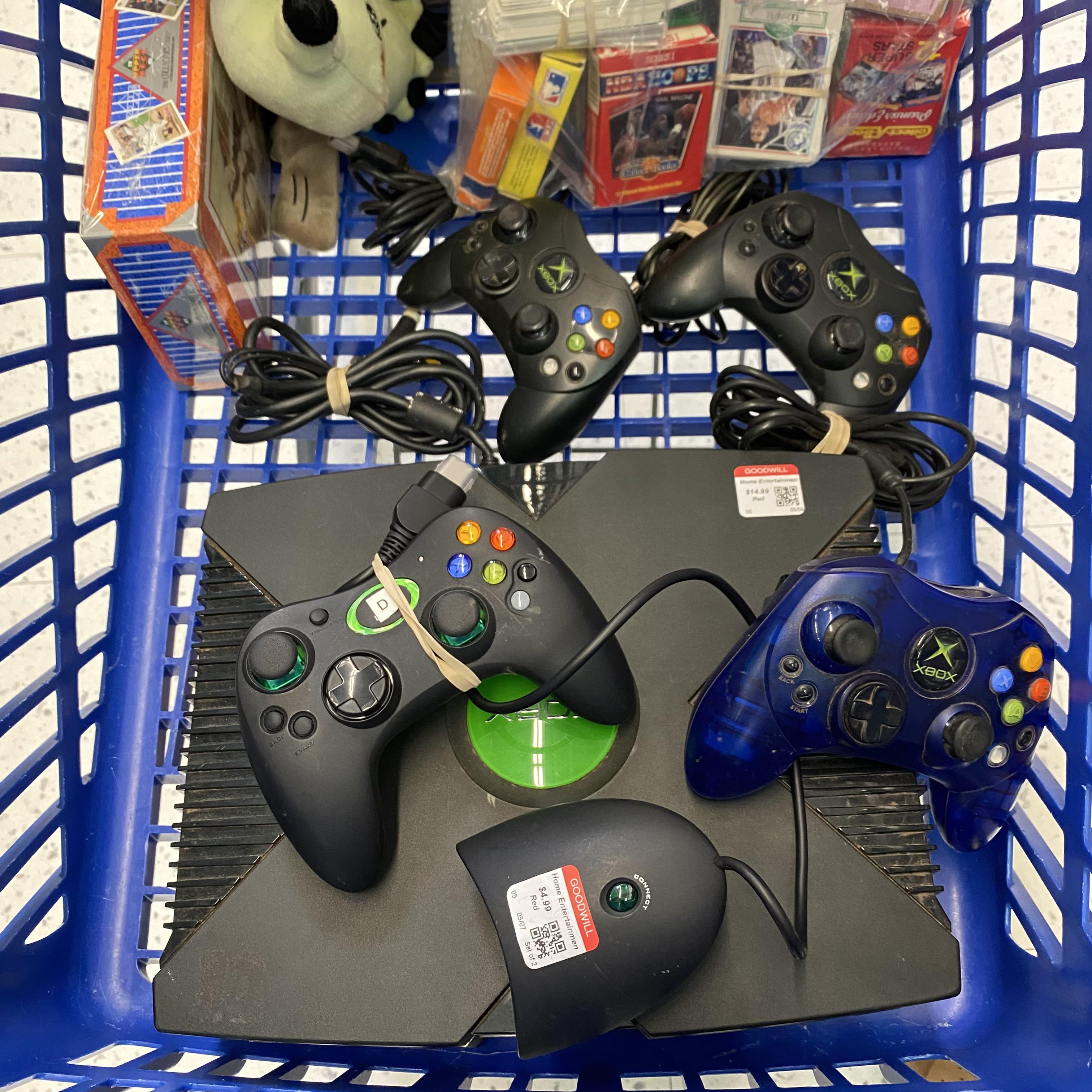 Finally found some Xbox stuff from goodwill 🎮 r/originalxbox