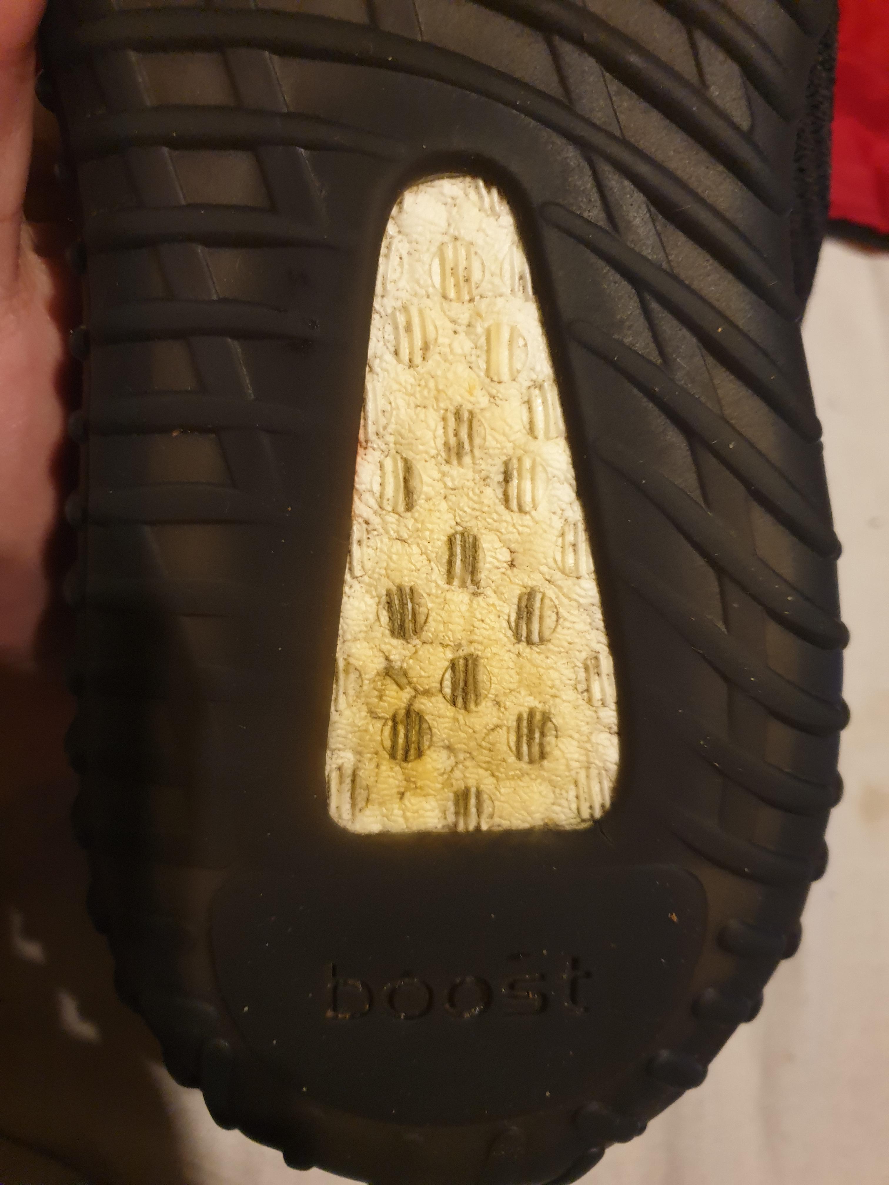 Hey all . What is the best way to keep the boost white and clean and if