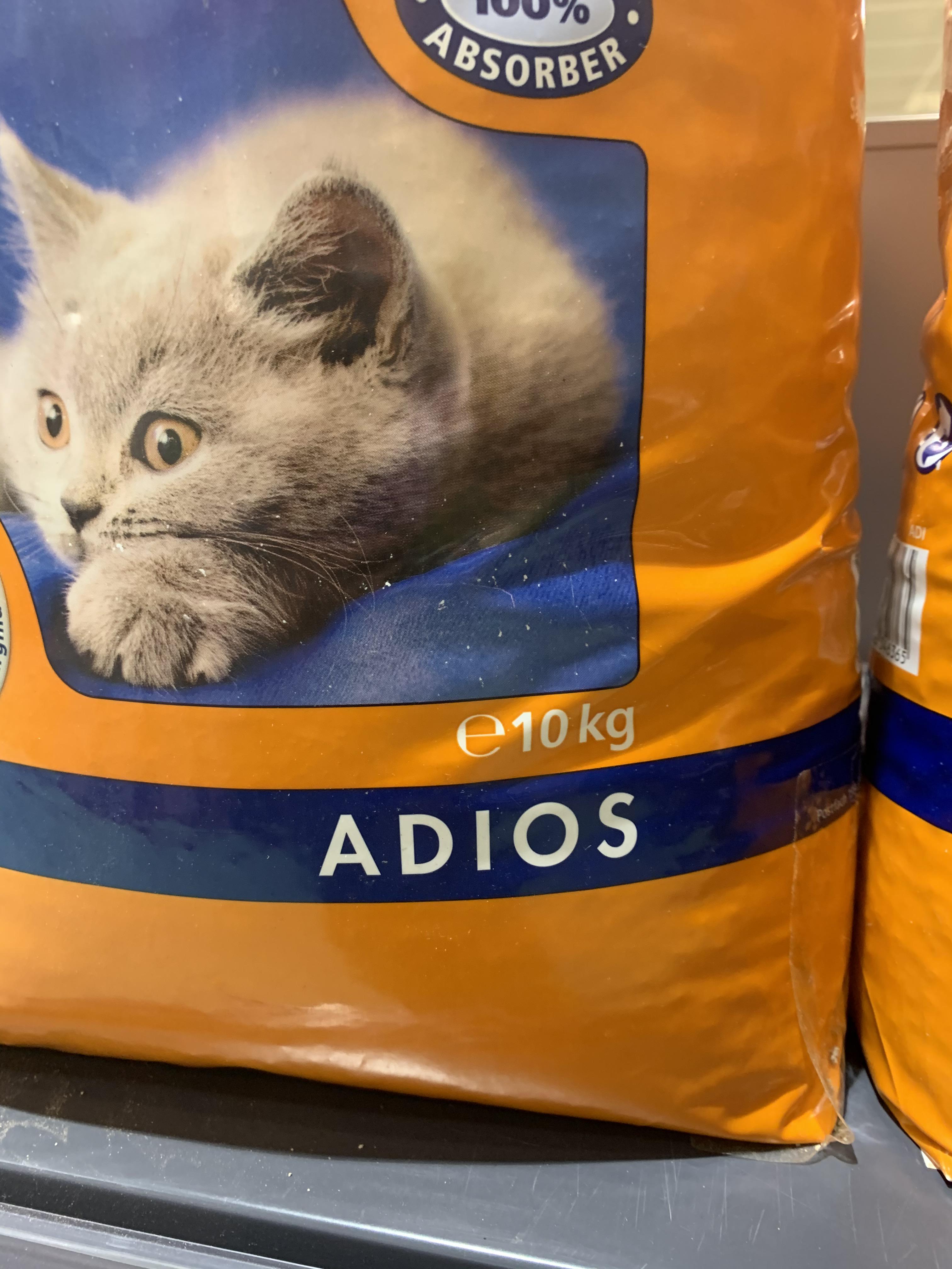 This bag of cat litter r/funny