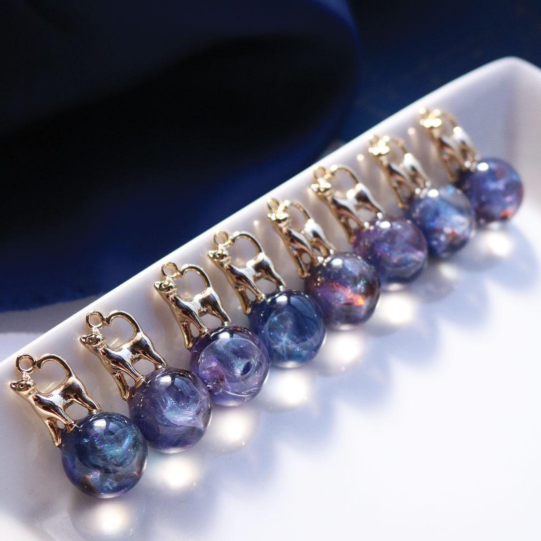 I make jewelry and made these ‘Orion’s Belt’ pendants. r/pics